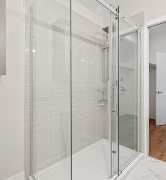 Shower-door-waterspot-removal-Columbia-SC