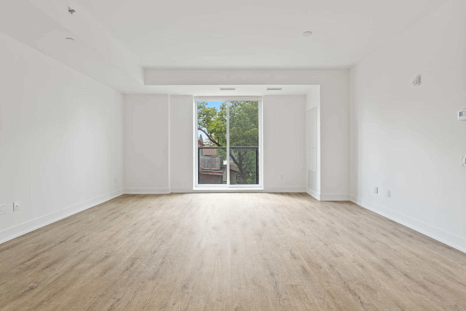 Heritage condo living room with classic mouldings, Westmount