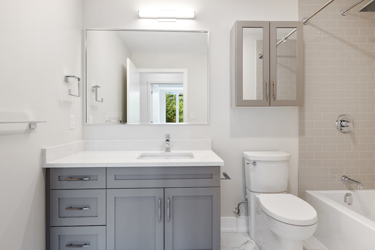 Remodeling 101: Placing the Toilet in Your Bathroom Renovation