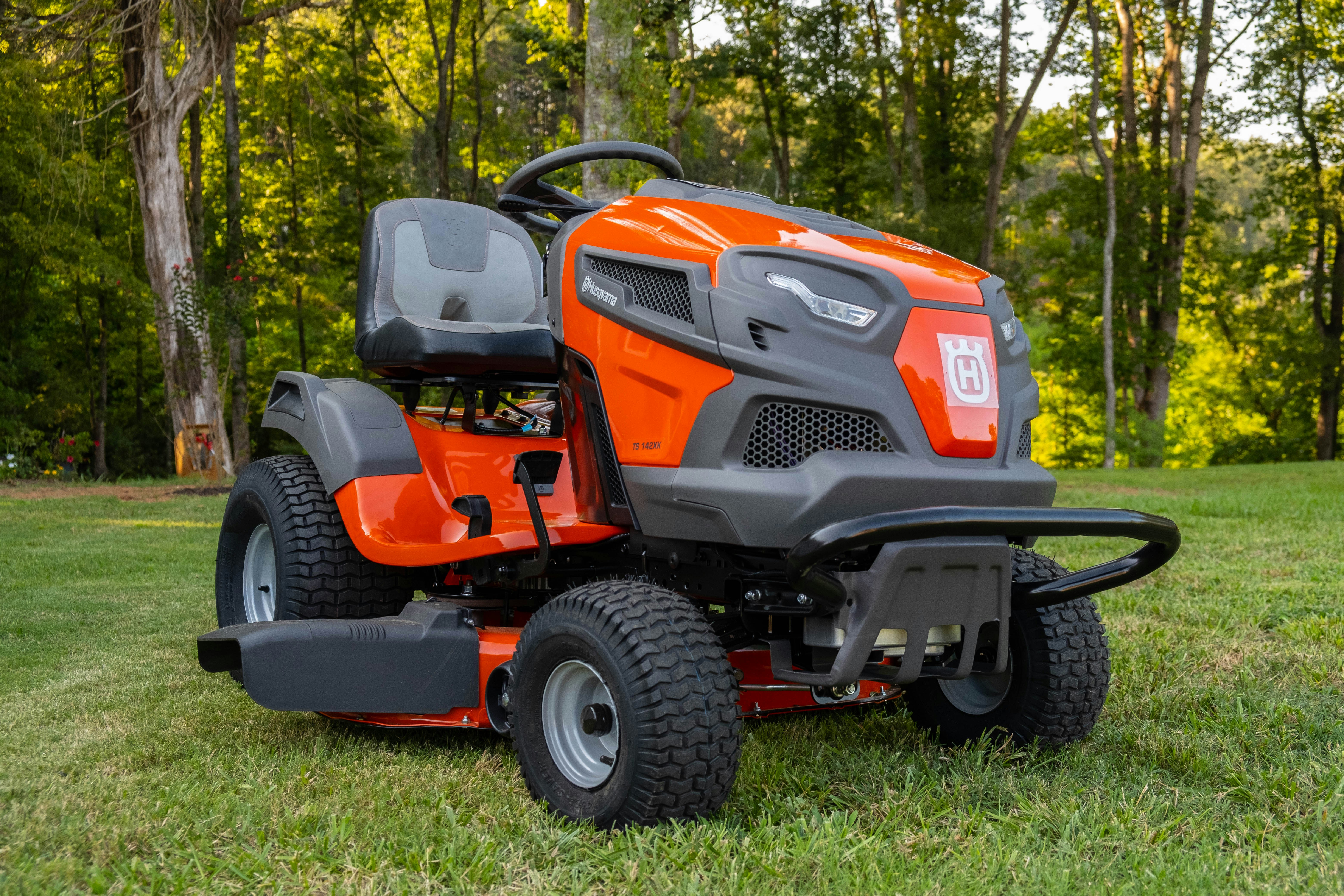 Lawn Mowing & Trim
