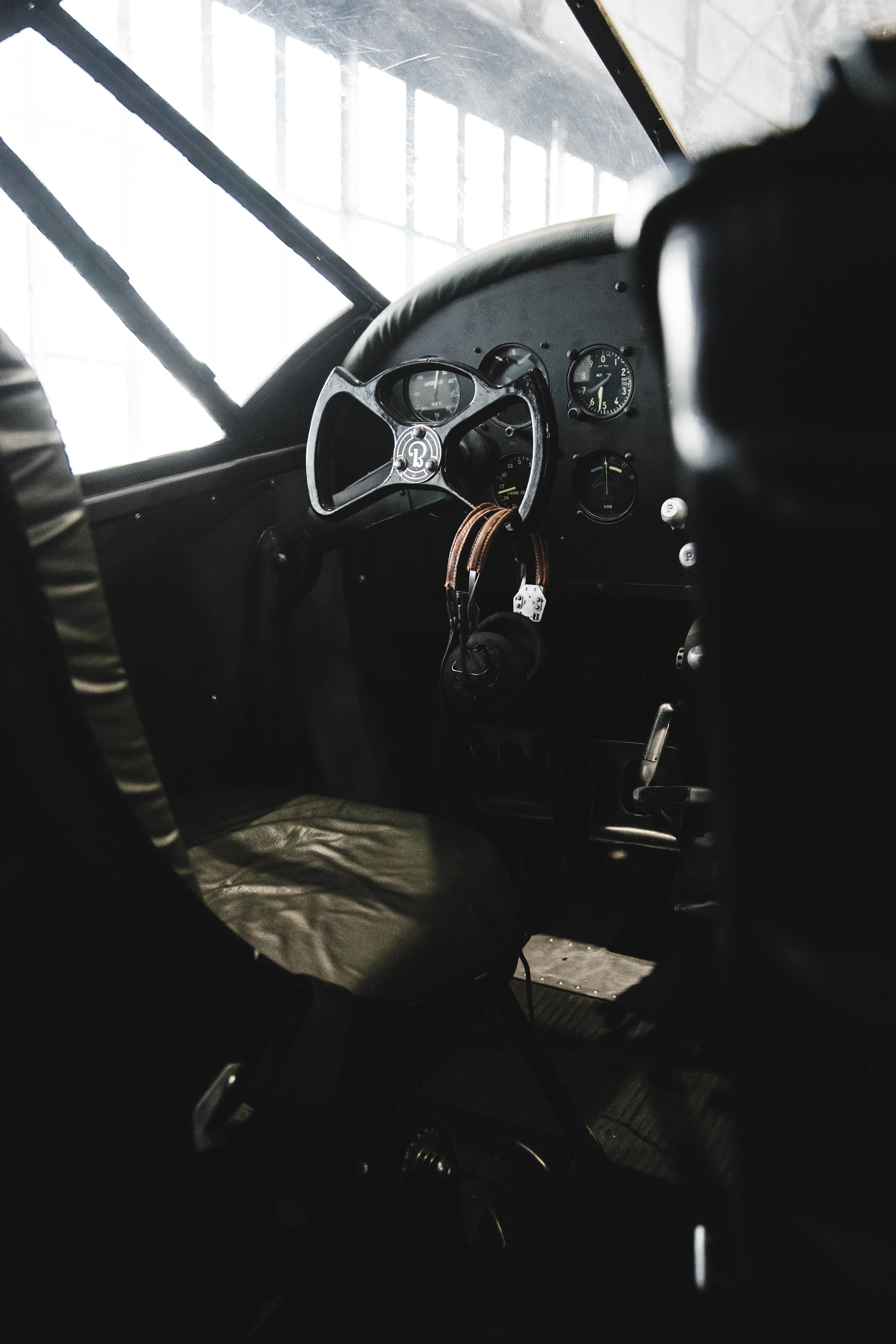 gray computer monitor