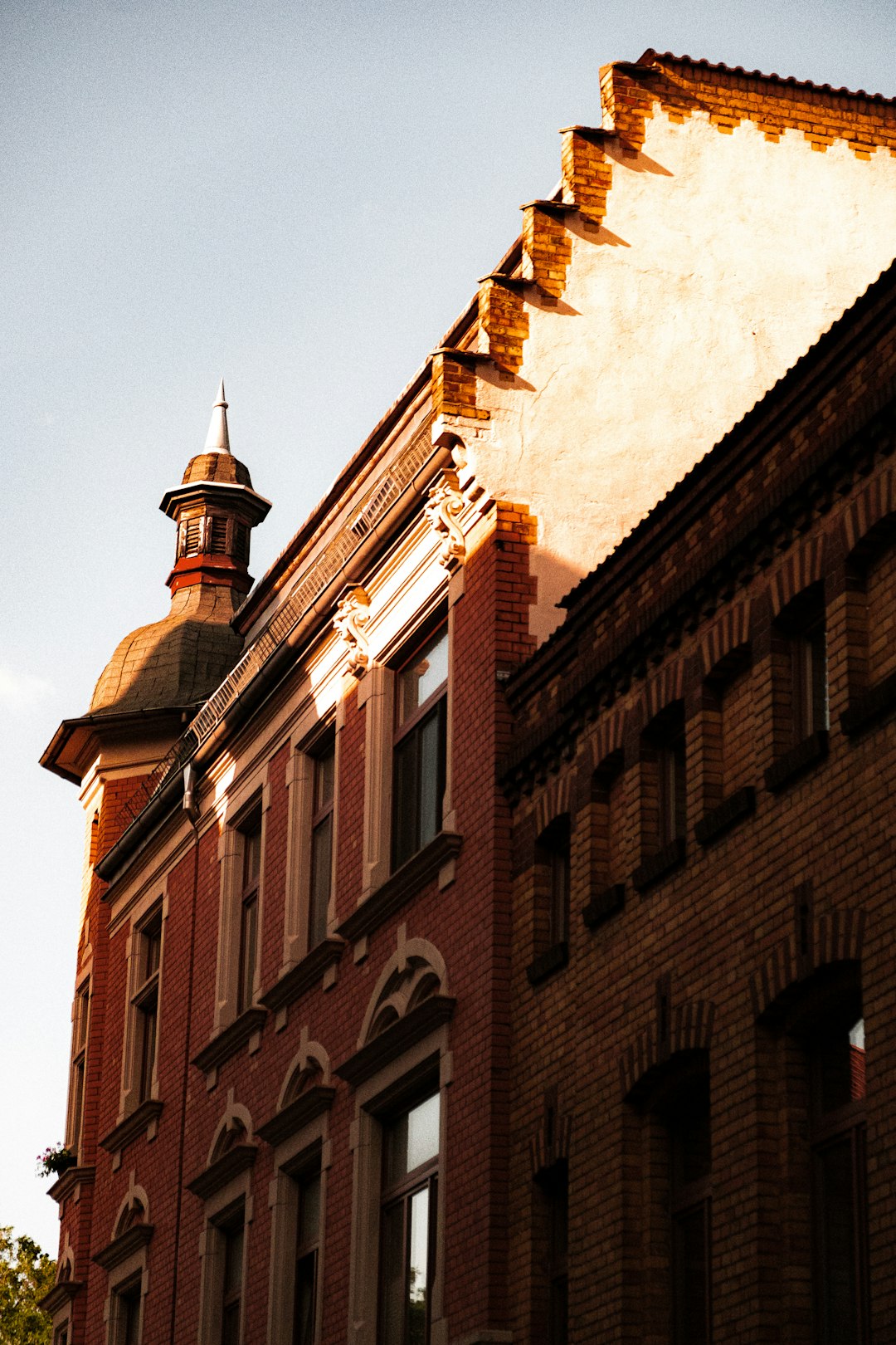 brown concrete building during daytime