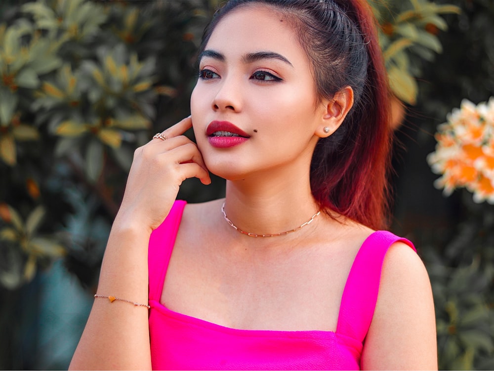 woman in pink tank top