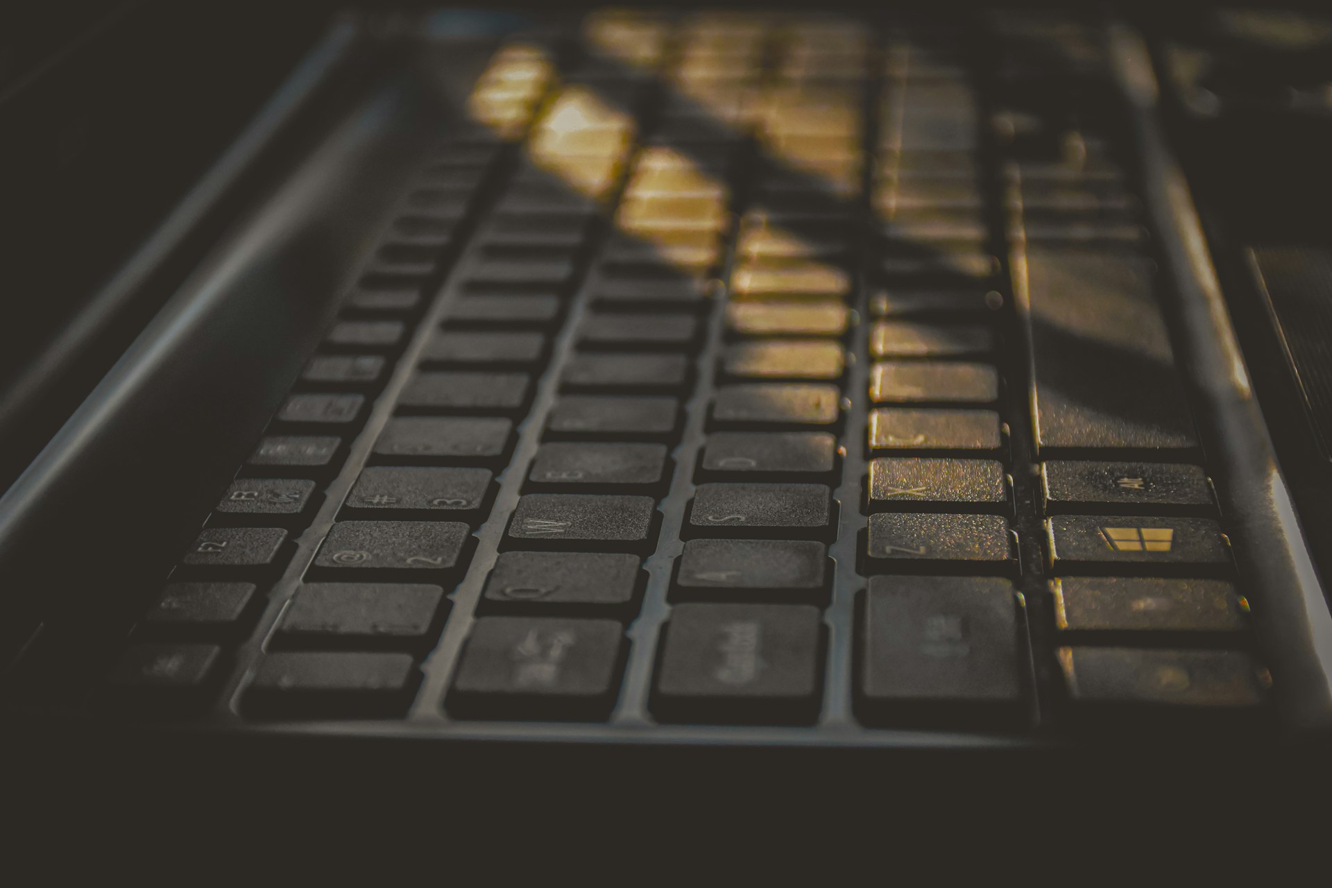 gray computer monitor