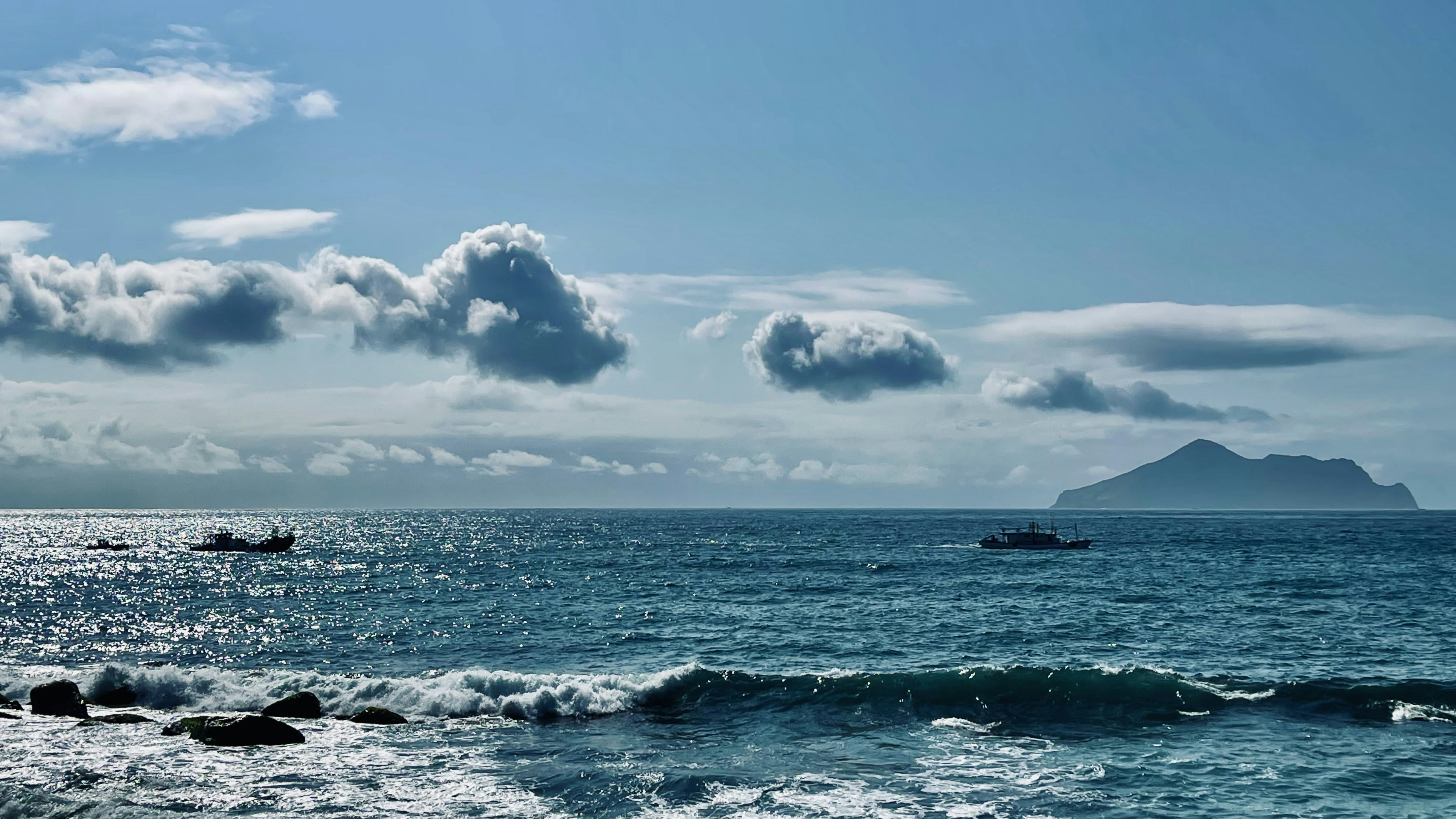 Photo by zhouyudesign