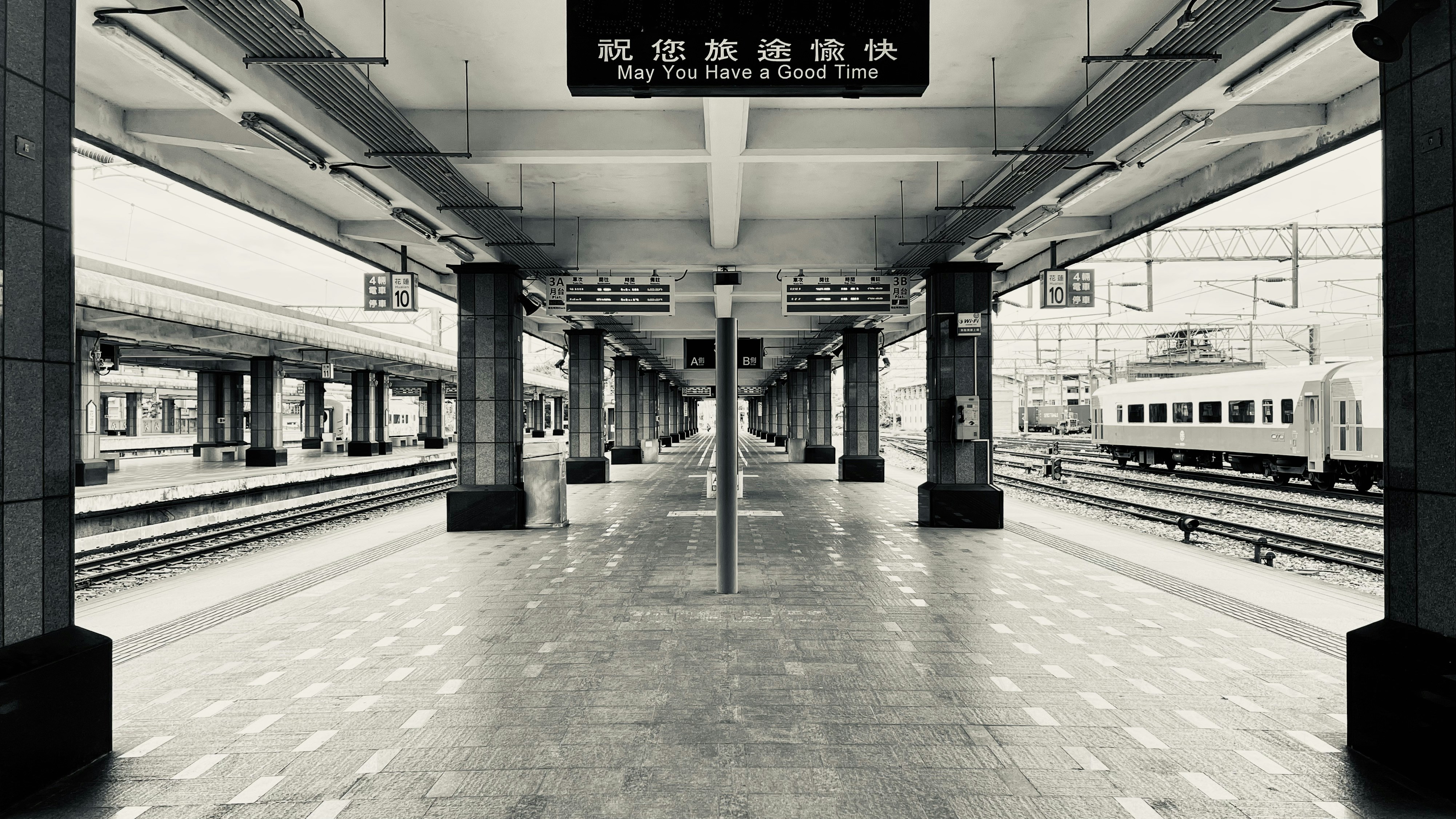 Photo by zhouyudesign