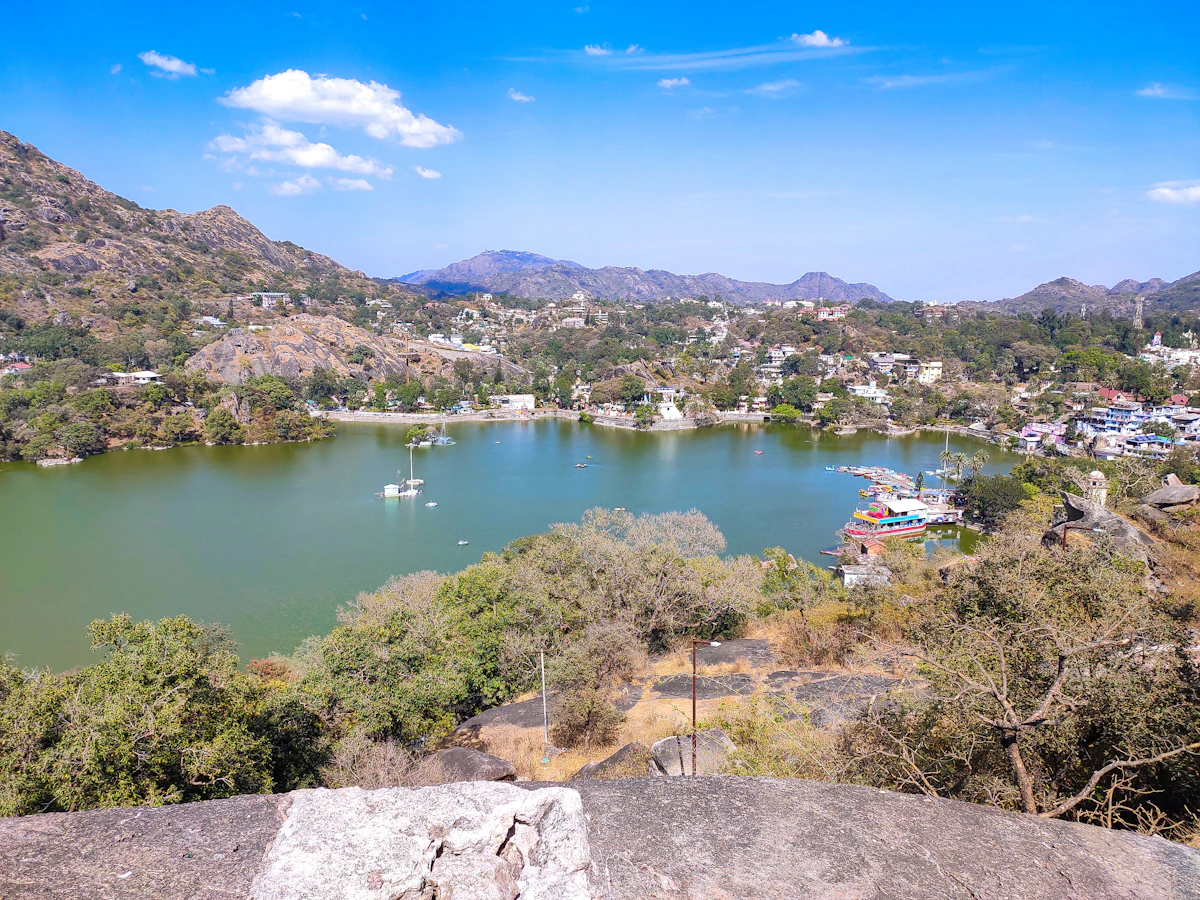 Nakki Lake surrounded by trees in Mount Abu, Rajasthan