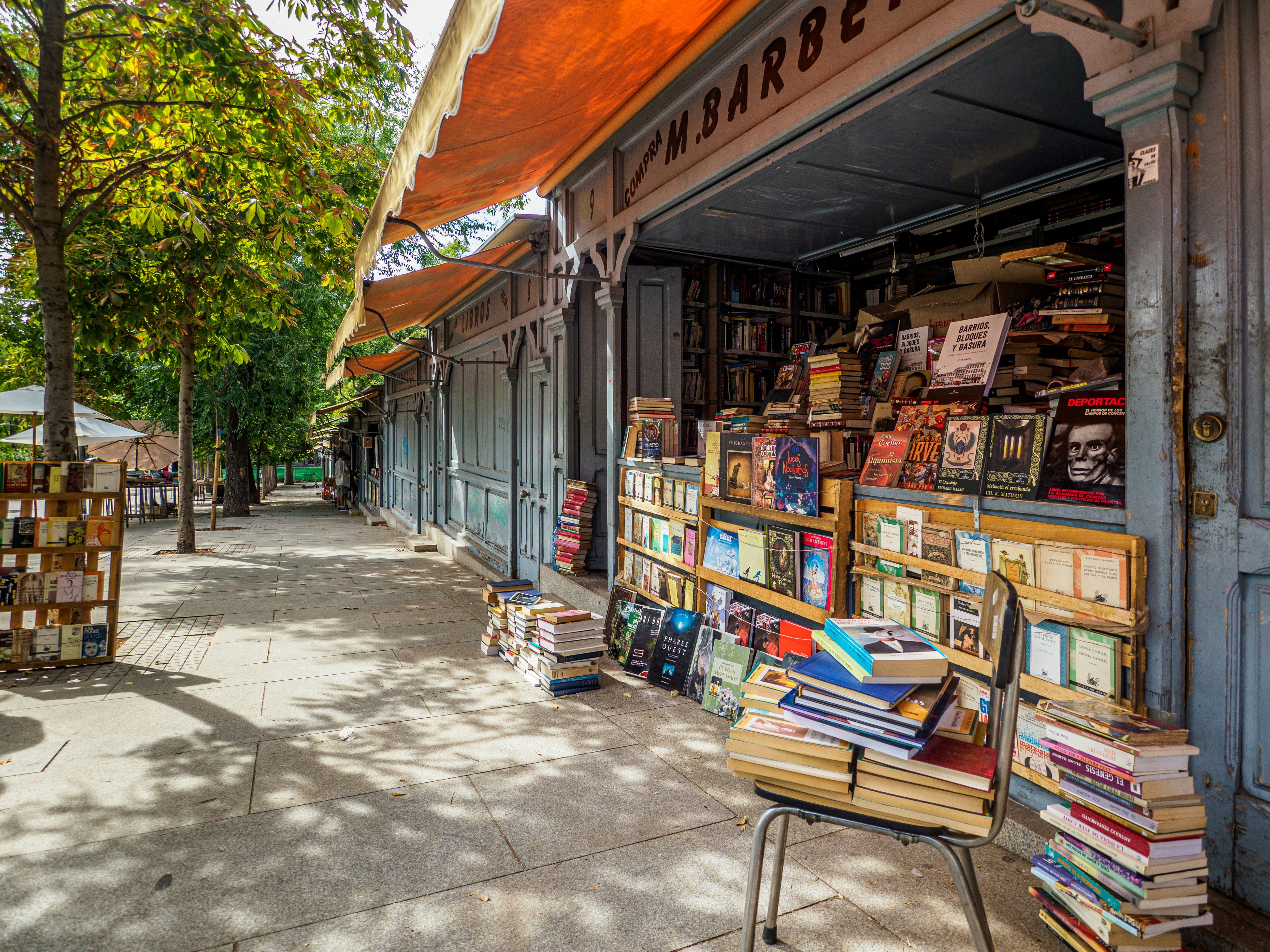 Second-hand bookstores in Cuesta de Moyano in El Retiro, Madrid (Spain)