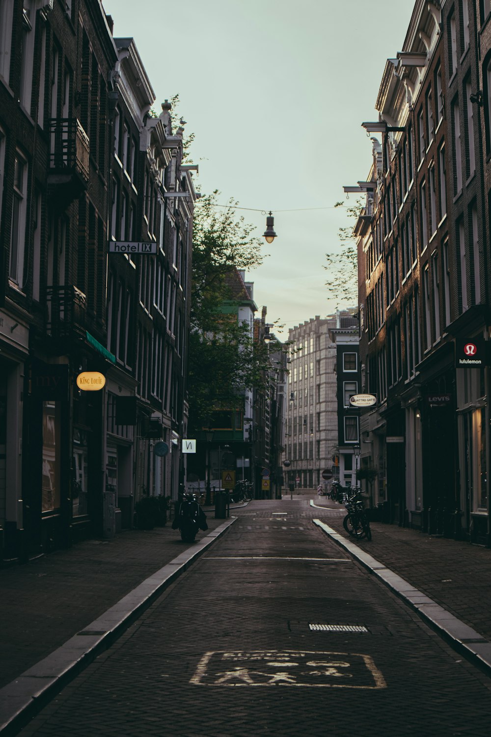 black and white street lamp