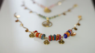 Pulsera fina de oro ajustable