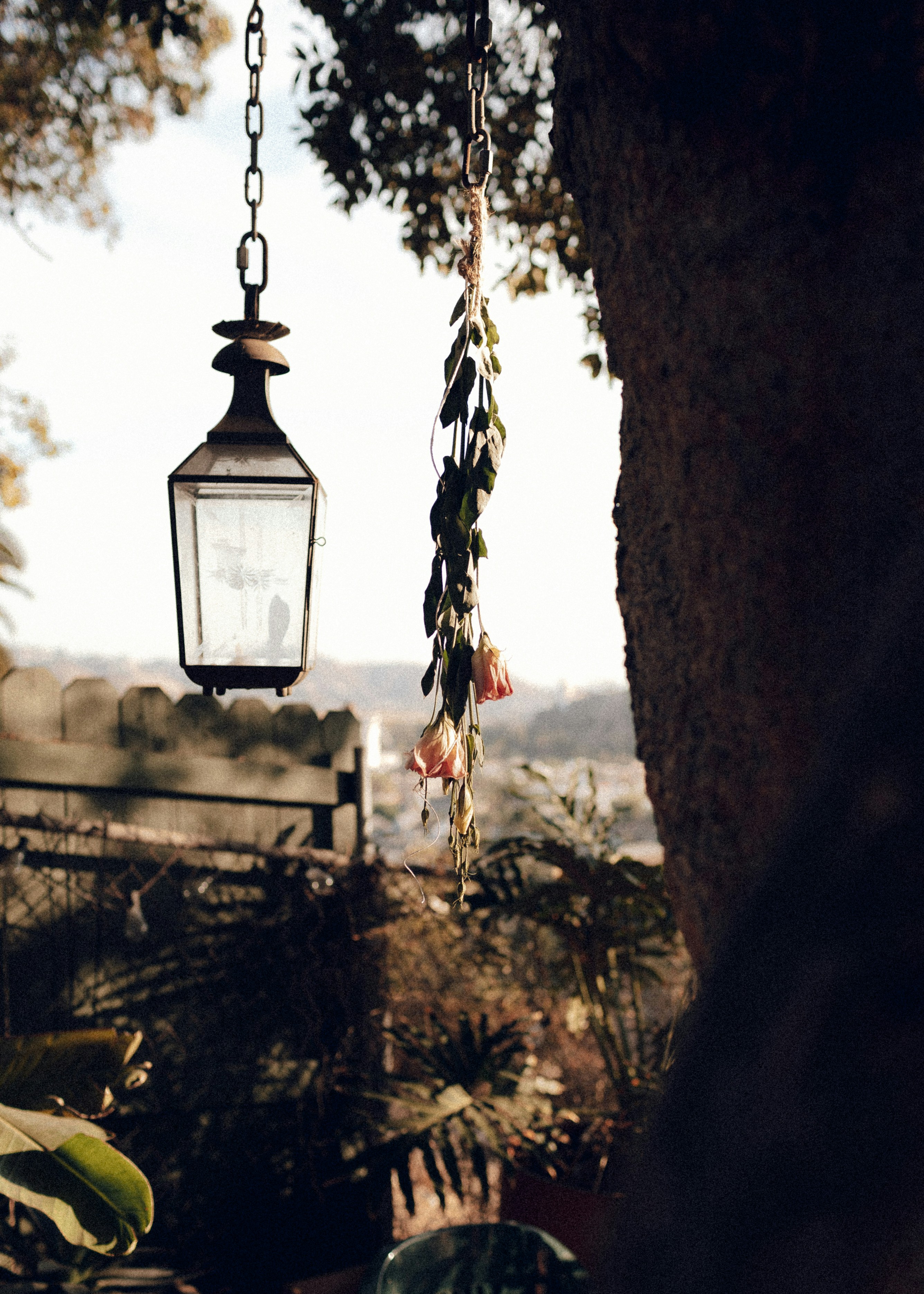 Lámpara colgante en blanco y negro