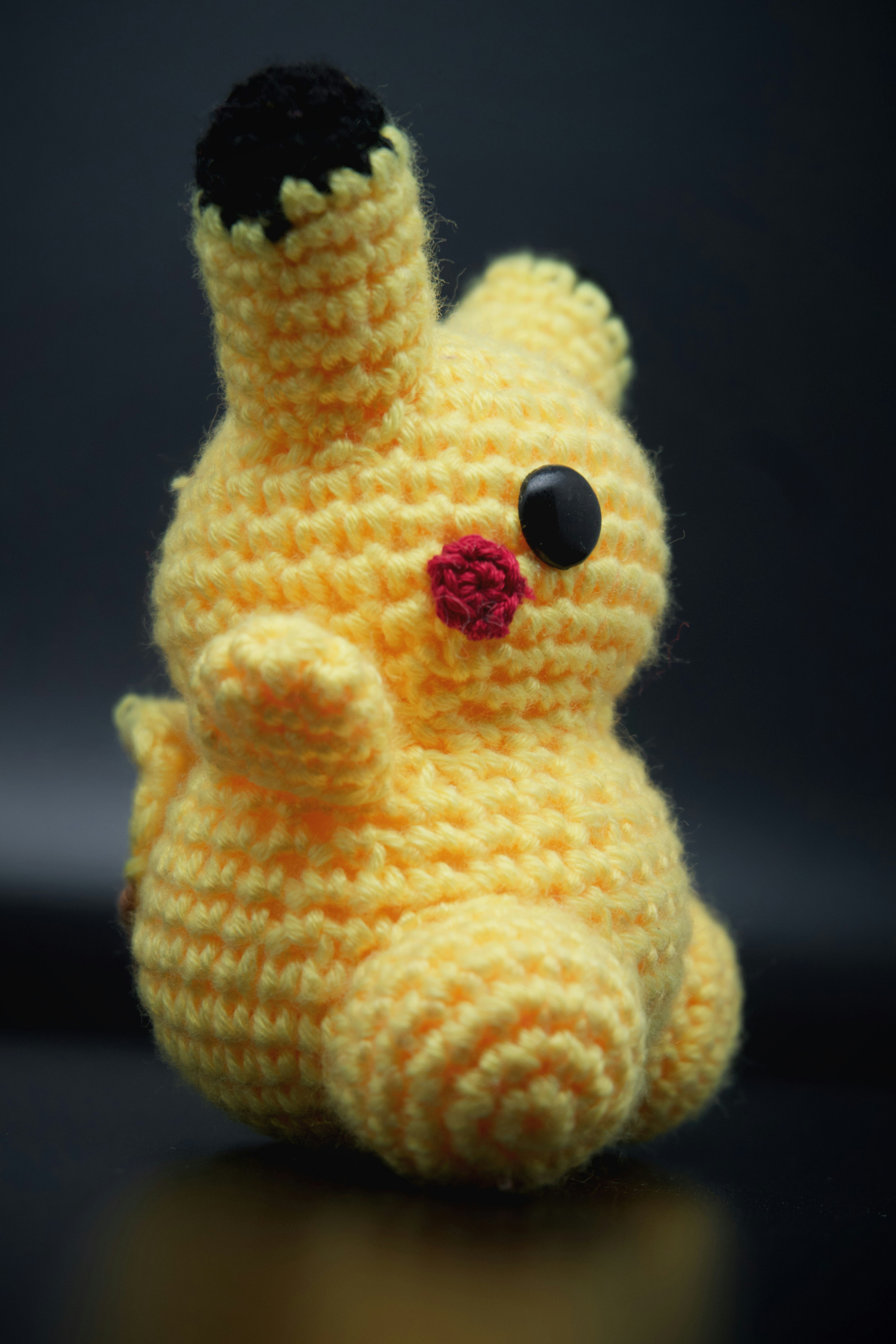 Pikachu amigurumi by side