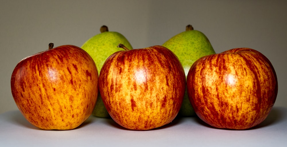 Manzana roja y verde