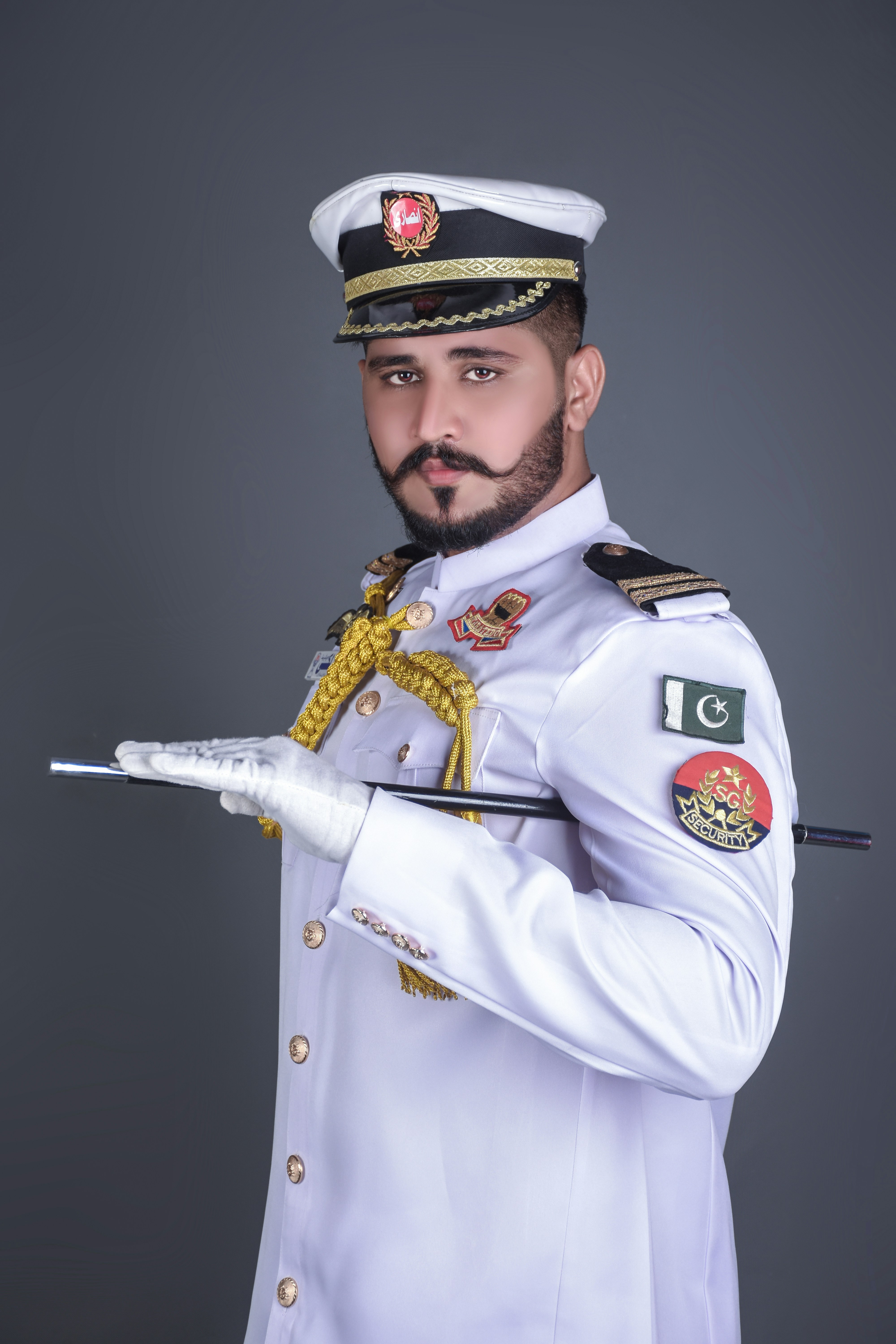 剣を持った白い制服を着た男の写真 Unsplashで見つける軍隊の無料写真