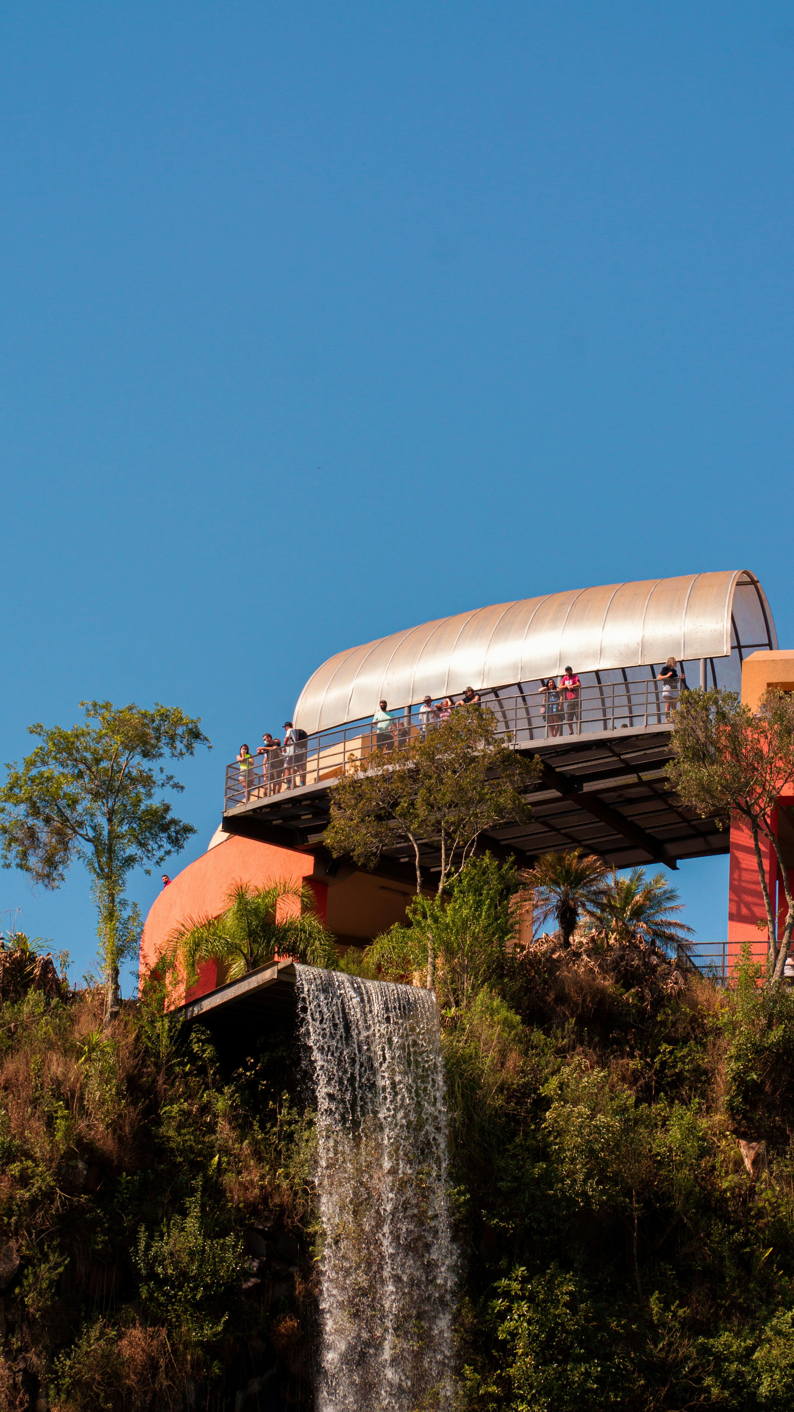 photo-1630947341481-ba578d4d2cbf?crop=entropy&cs=tinysrgb&fit=max&fm=jpg&ixid=M3wzMjkxMTF8MHwxfHNlYXJjaHwzNHx8Y2FjaG9laXJhc3xlbnwwfHx8fDE3NjQwNzc1MzV8MA&ixlib=rb-4.1 Cachoeiras no Brasil