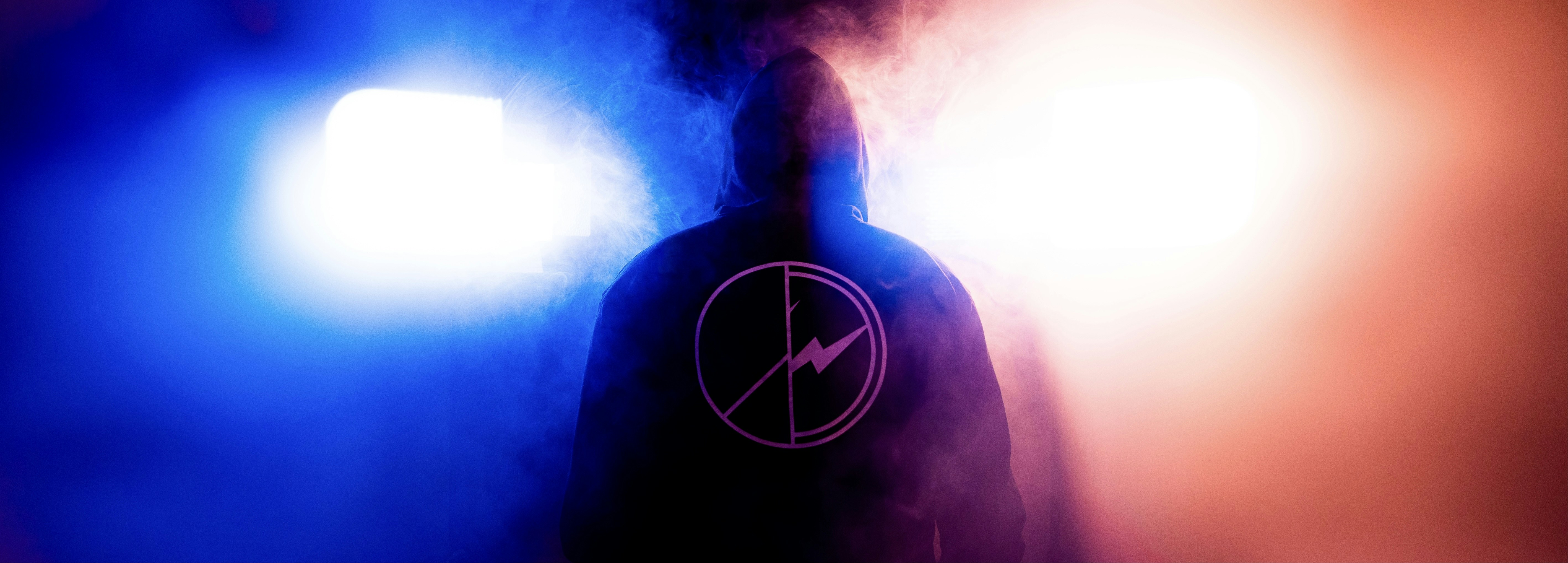 gray computer monitor