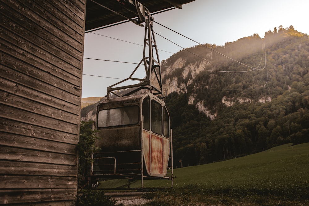 brown and black cable car