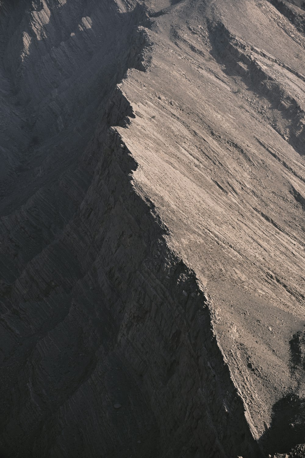 brown rocky mountain during daytime