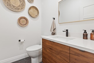 washroom cleaning and maintenance services