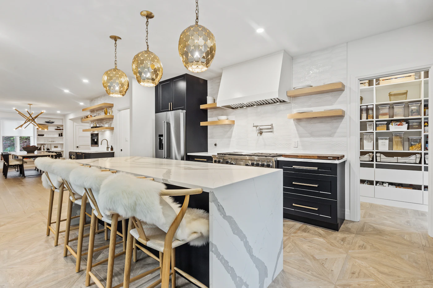 Marble + table cloth