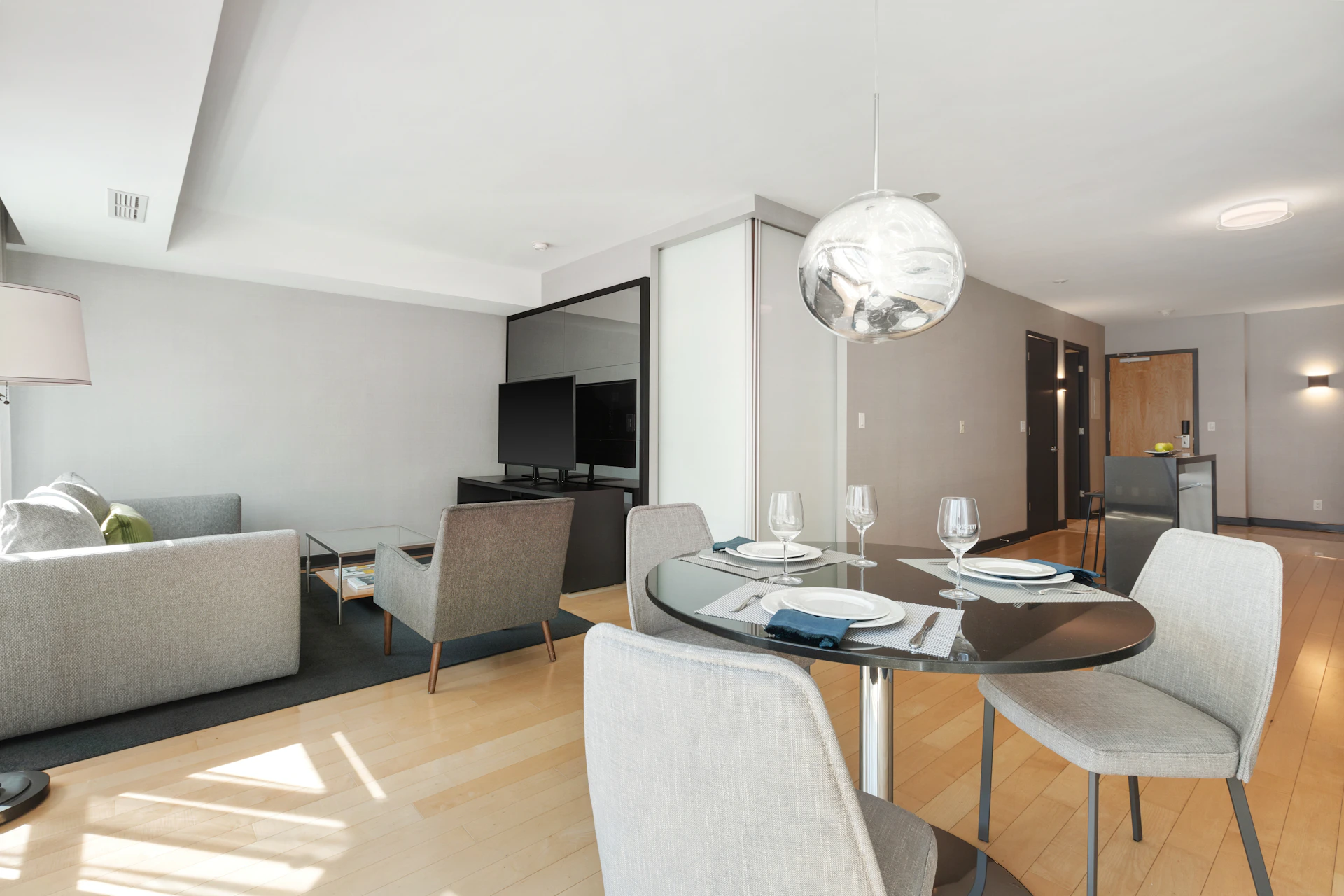 white round table with chairs