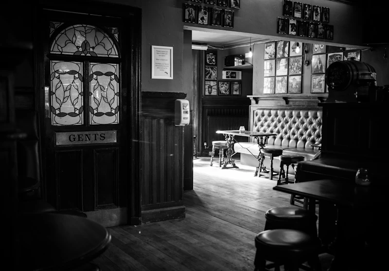 Best Pubs in Edinburgh: Where Locals Actually Drink