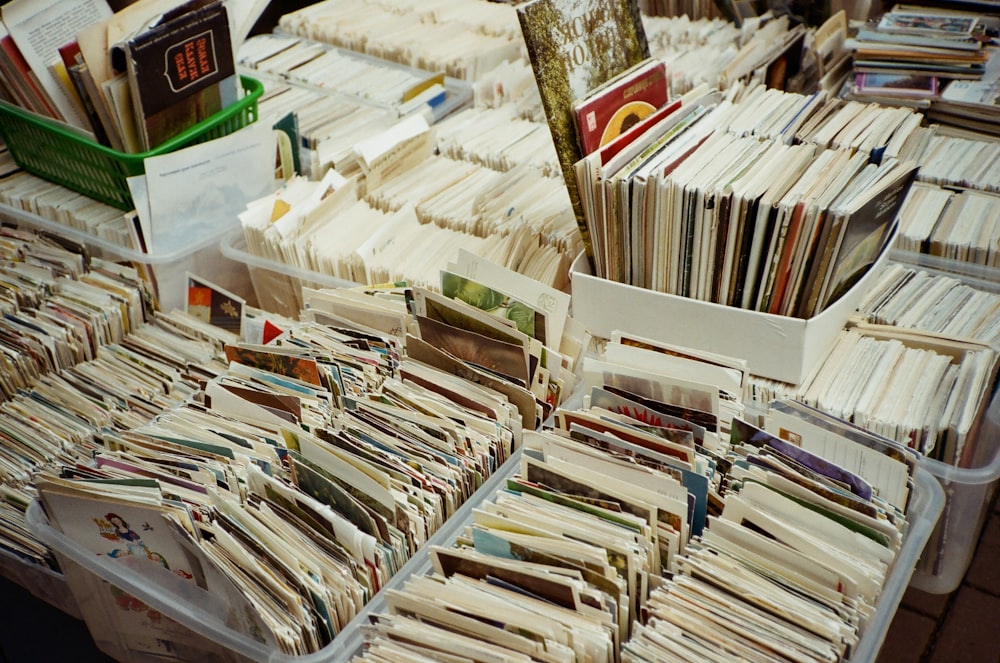 Pile de livres sur la table