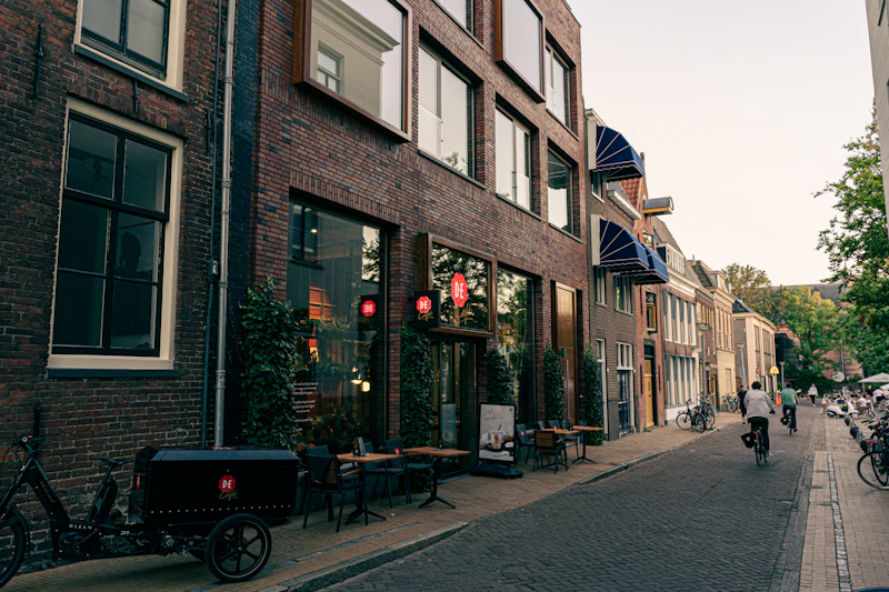 Best Solo Traveler Spots in Groningen: Where to Eat, Drink, and Connect