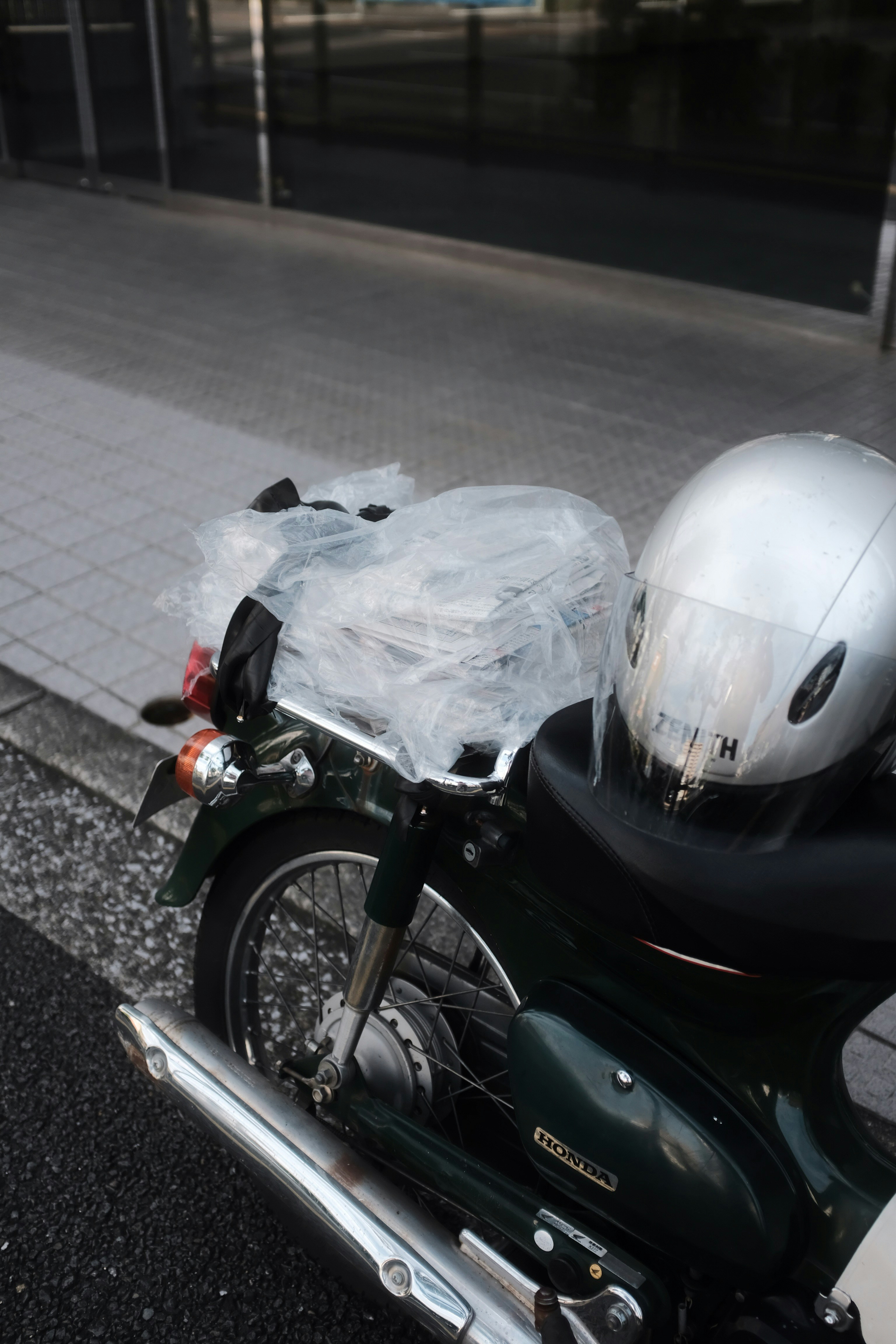 6 Motorcycle Helmet Storage Features for Protection