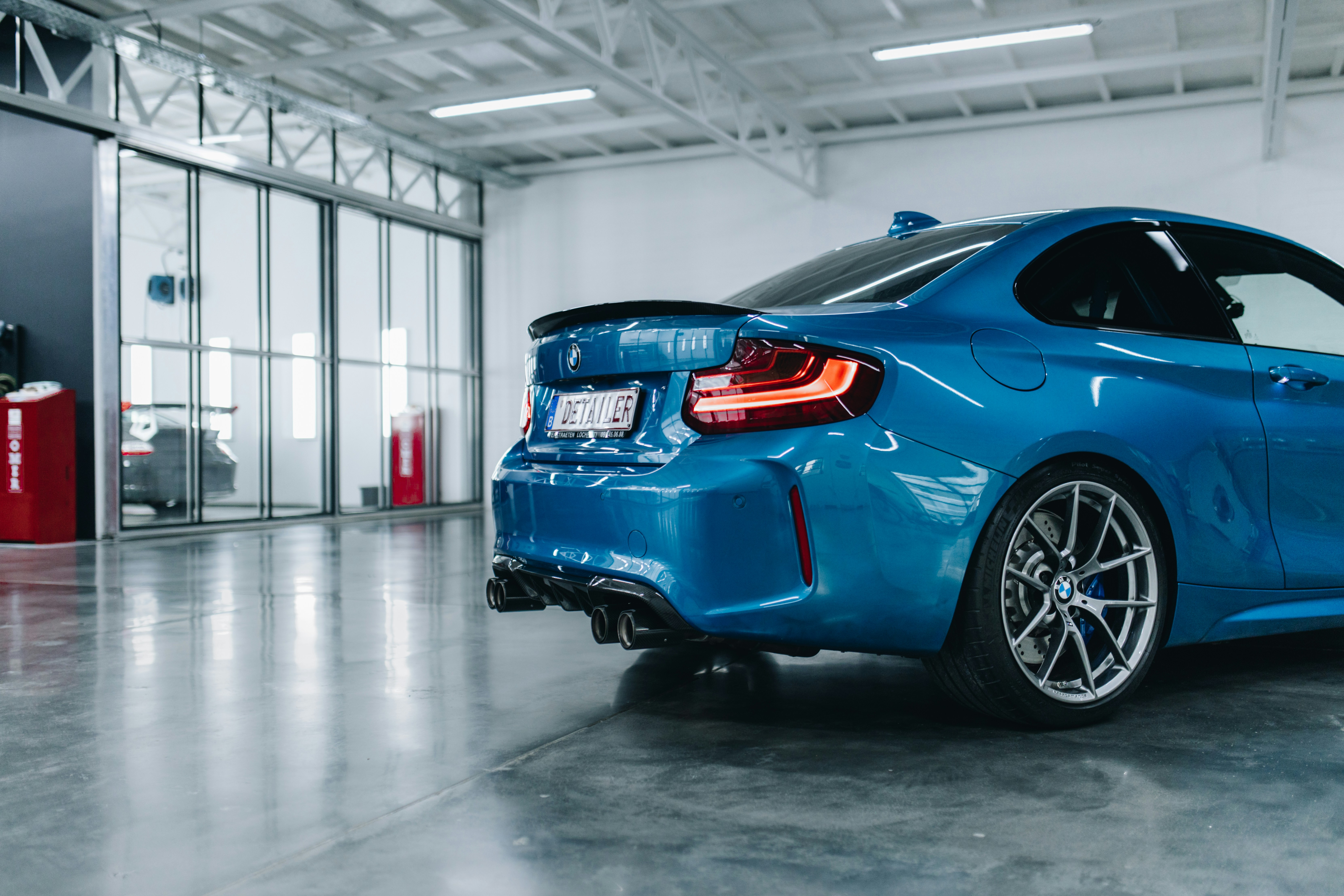 Photo by lorenzohamers