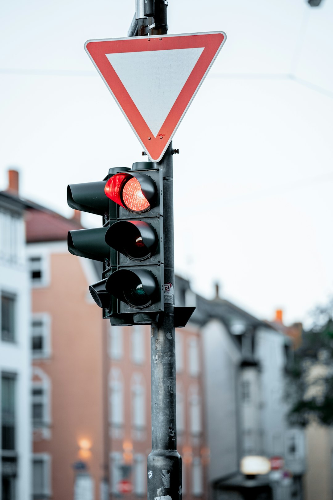 red and white traffic light