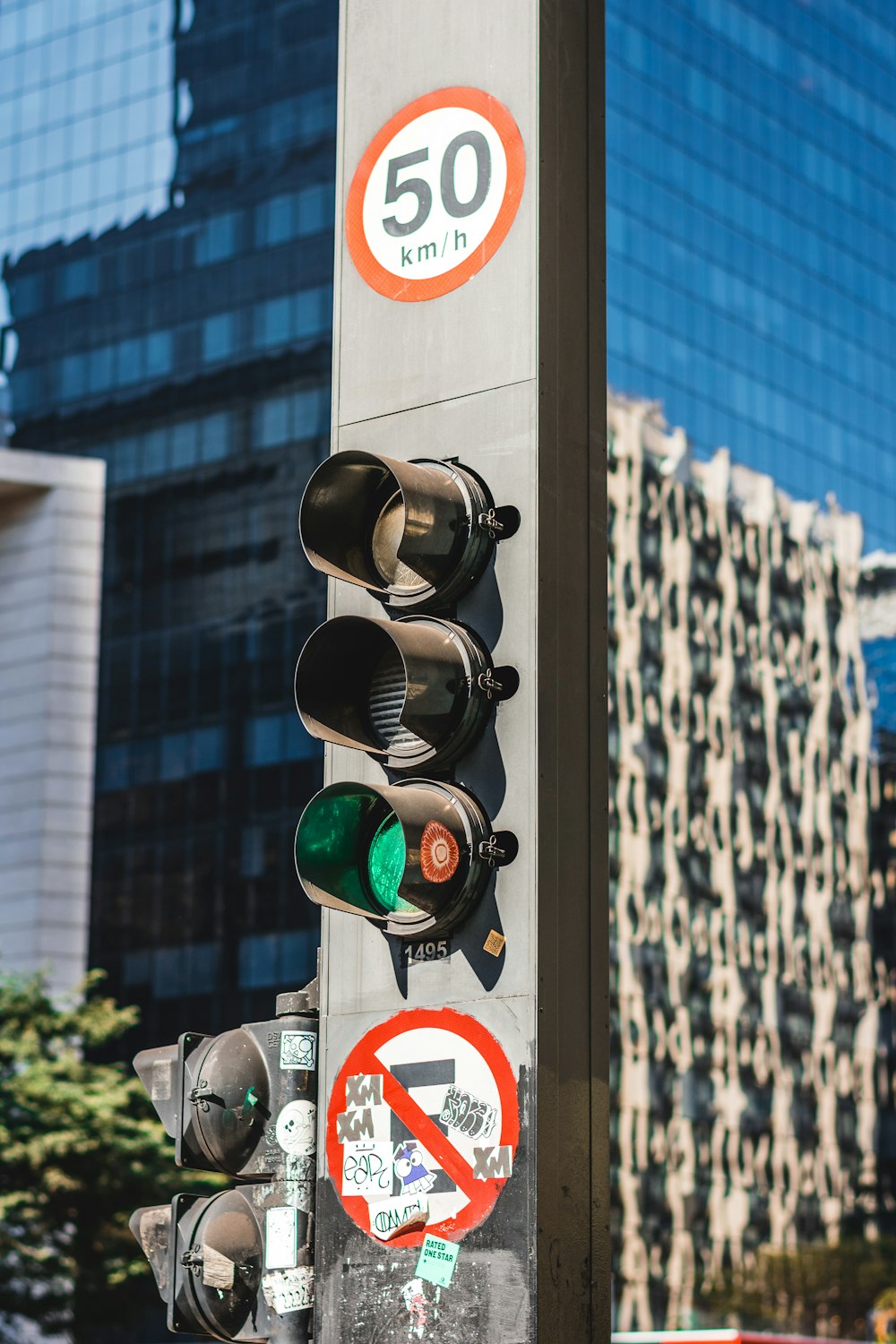 traffic light on green light