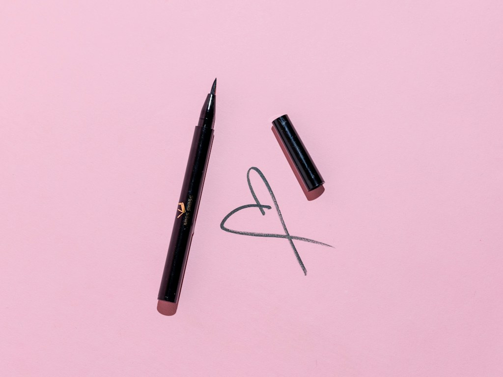 Precision Eyeliner