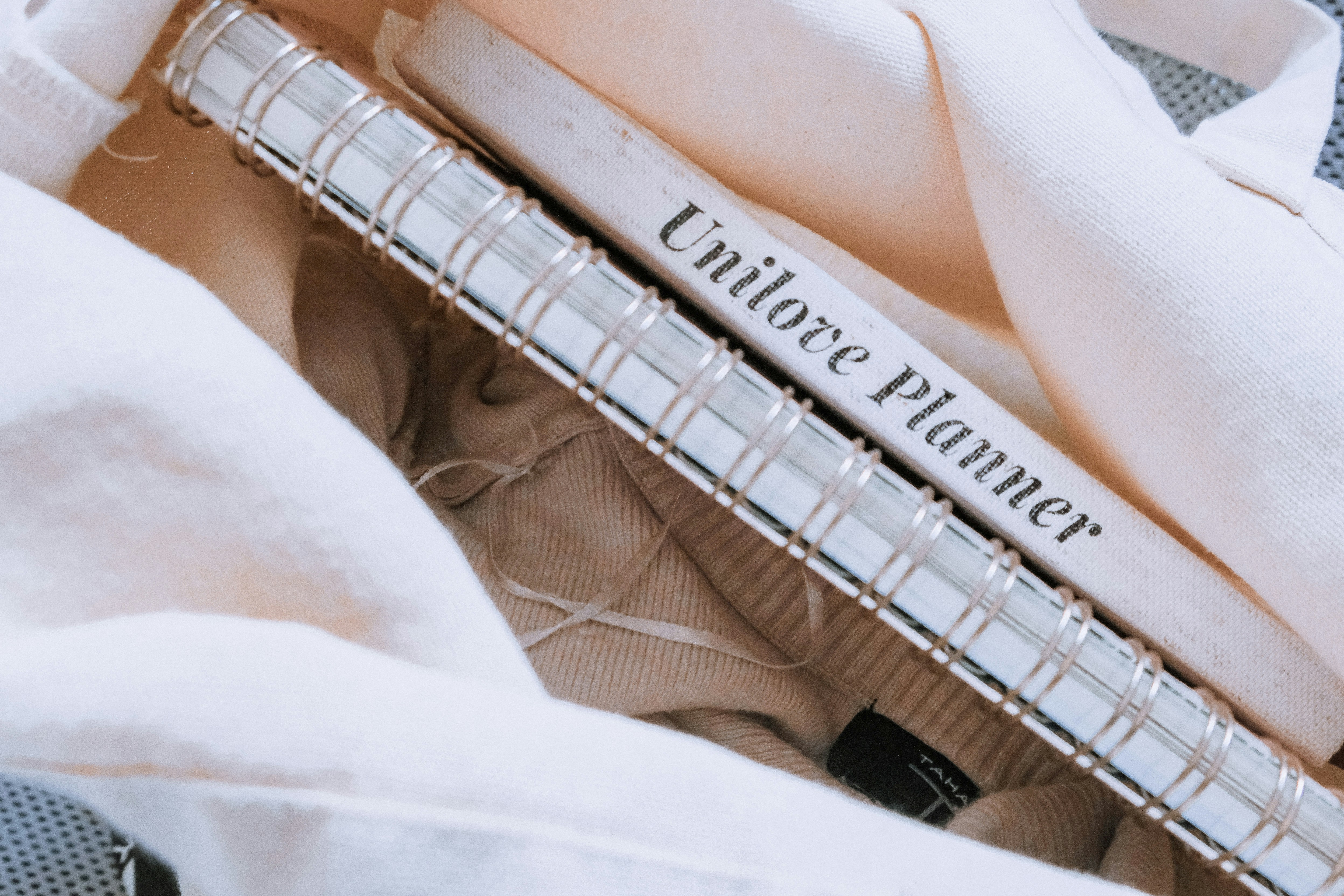 photo 1631239186826 bc64dc1c0f39?crop=entropy&cs=tinysrgb&fit=max&fm=jpg&ixid=M3w1MjQ0NjR8MHwxfHNlYXJjaHwxOHx8S2V5d29yZCUyMFBsYW5uZXJ8ZW58MHwwfHx8MTcyNzk3OTc3NHww&ixlib=rb 4.0