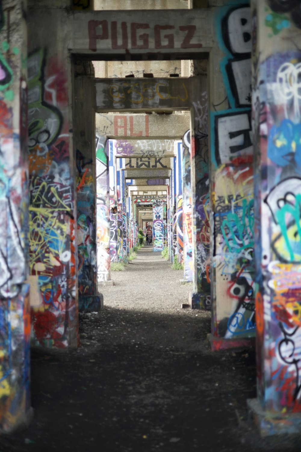 graffiti on wall during daytime