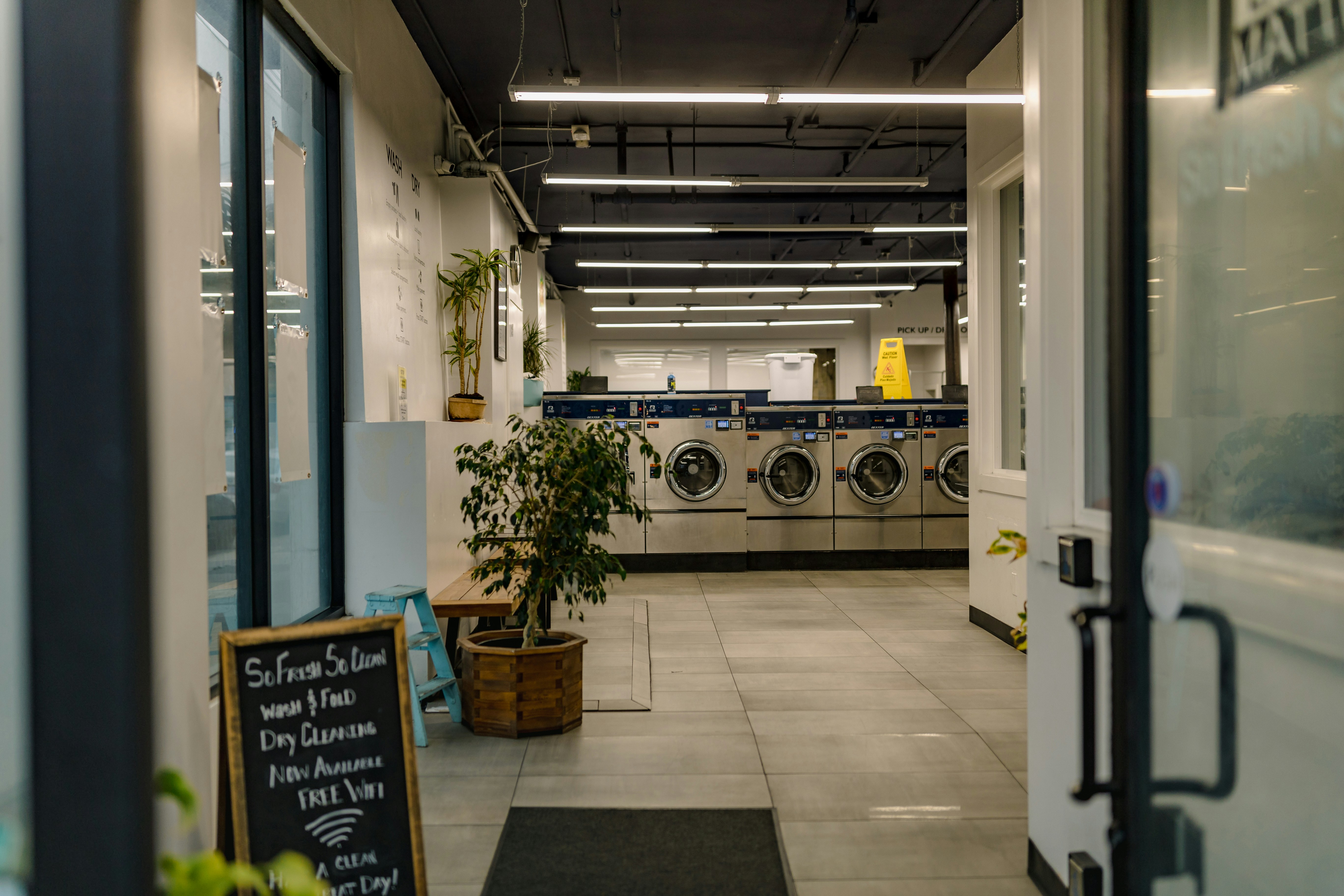 Stap 2: Controleer of je wasmachine zelf de oorzaak is – Hoe krijg ik muffe geur uit mijn kleding?