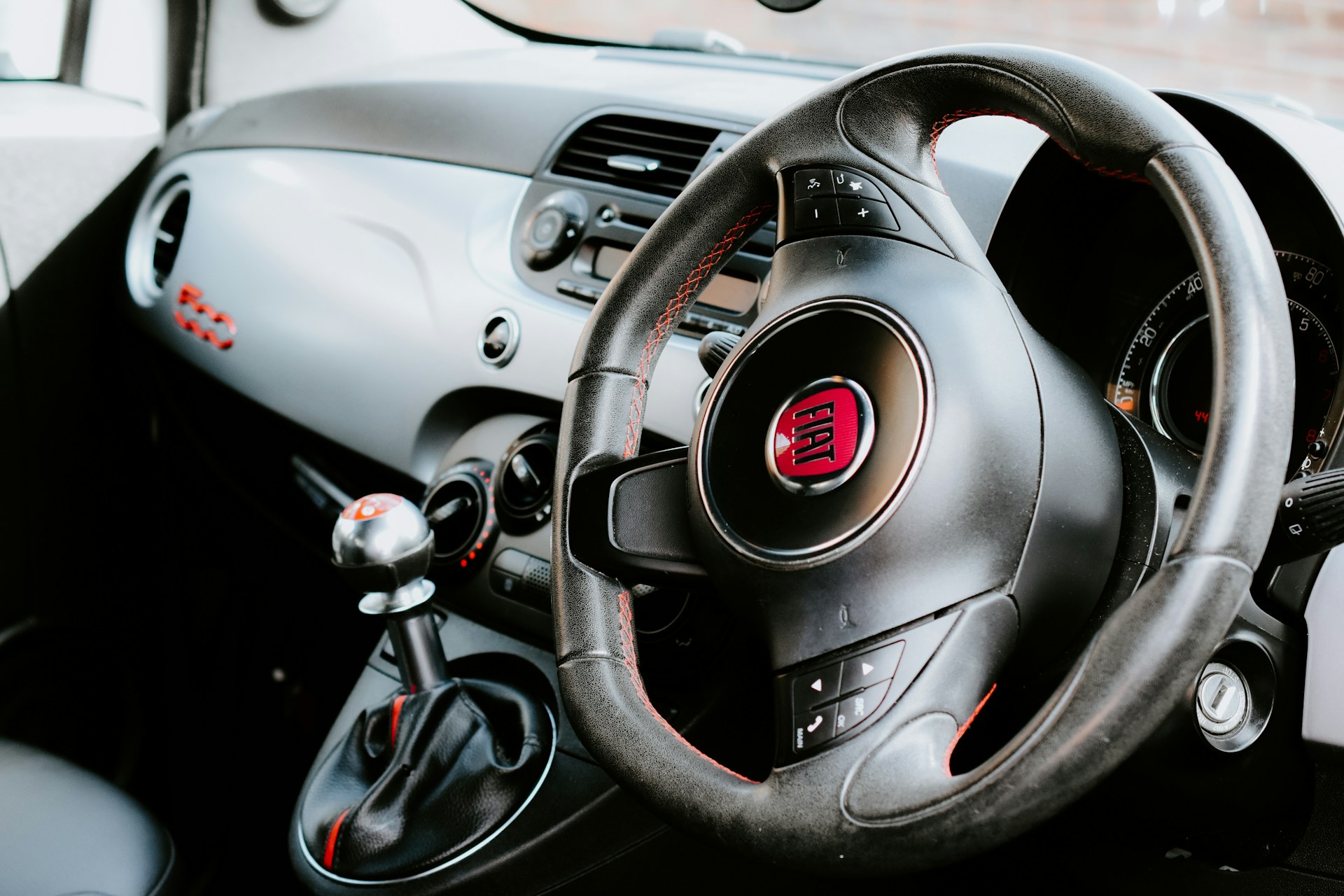 black and gray honda steering wheel