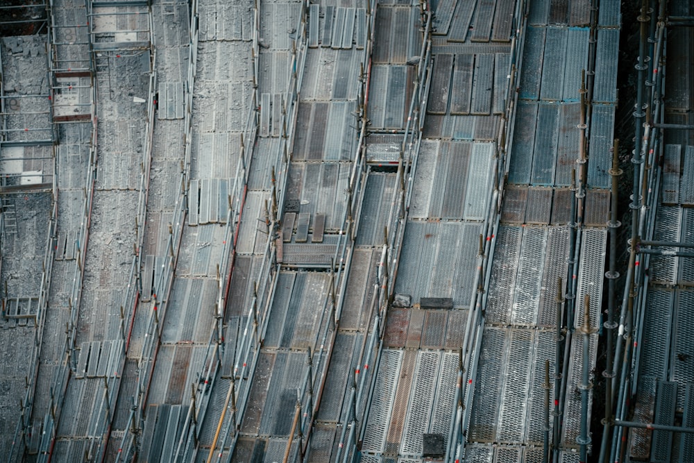 brown and gray concrete building