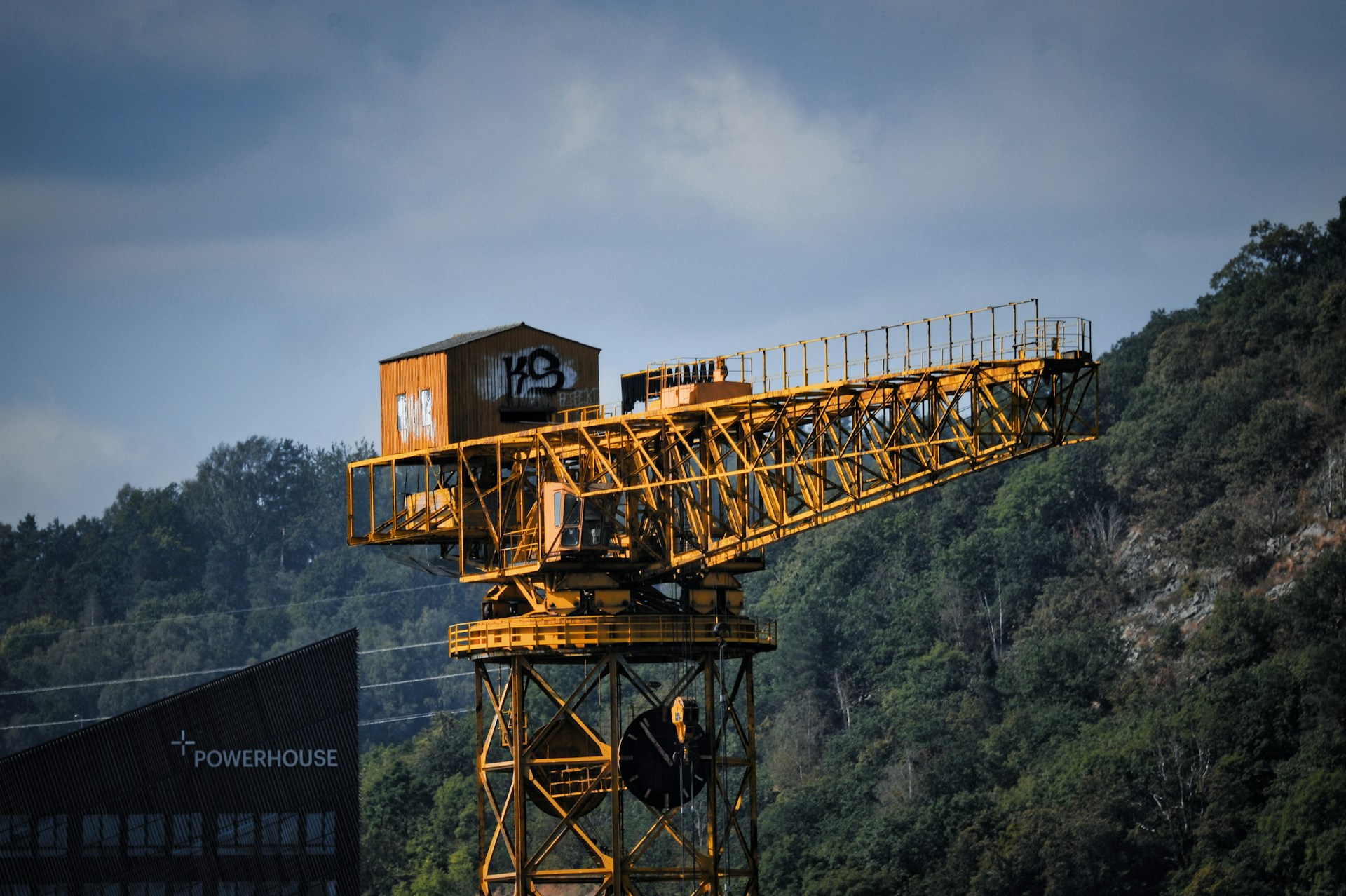 brown and black metal crane