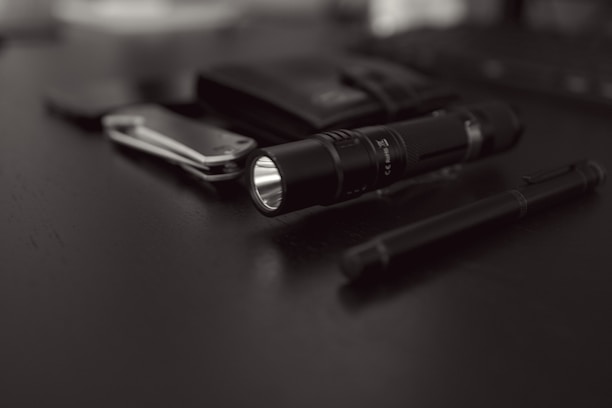 A collection of budget and premium knives available at your edc spot.