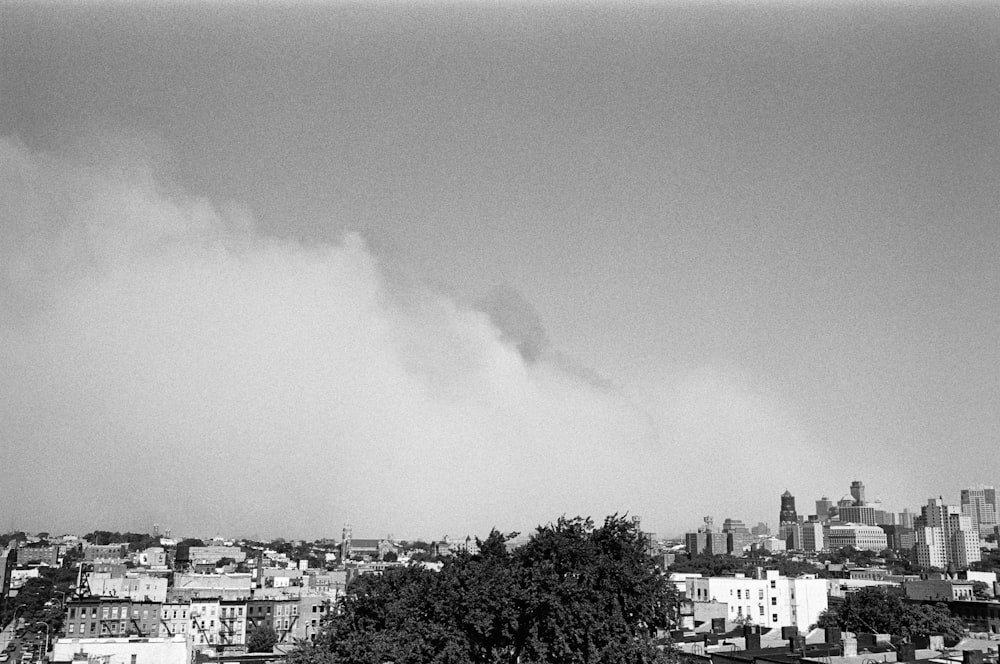 a black and white photo of a city skyline