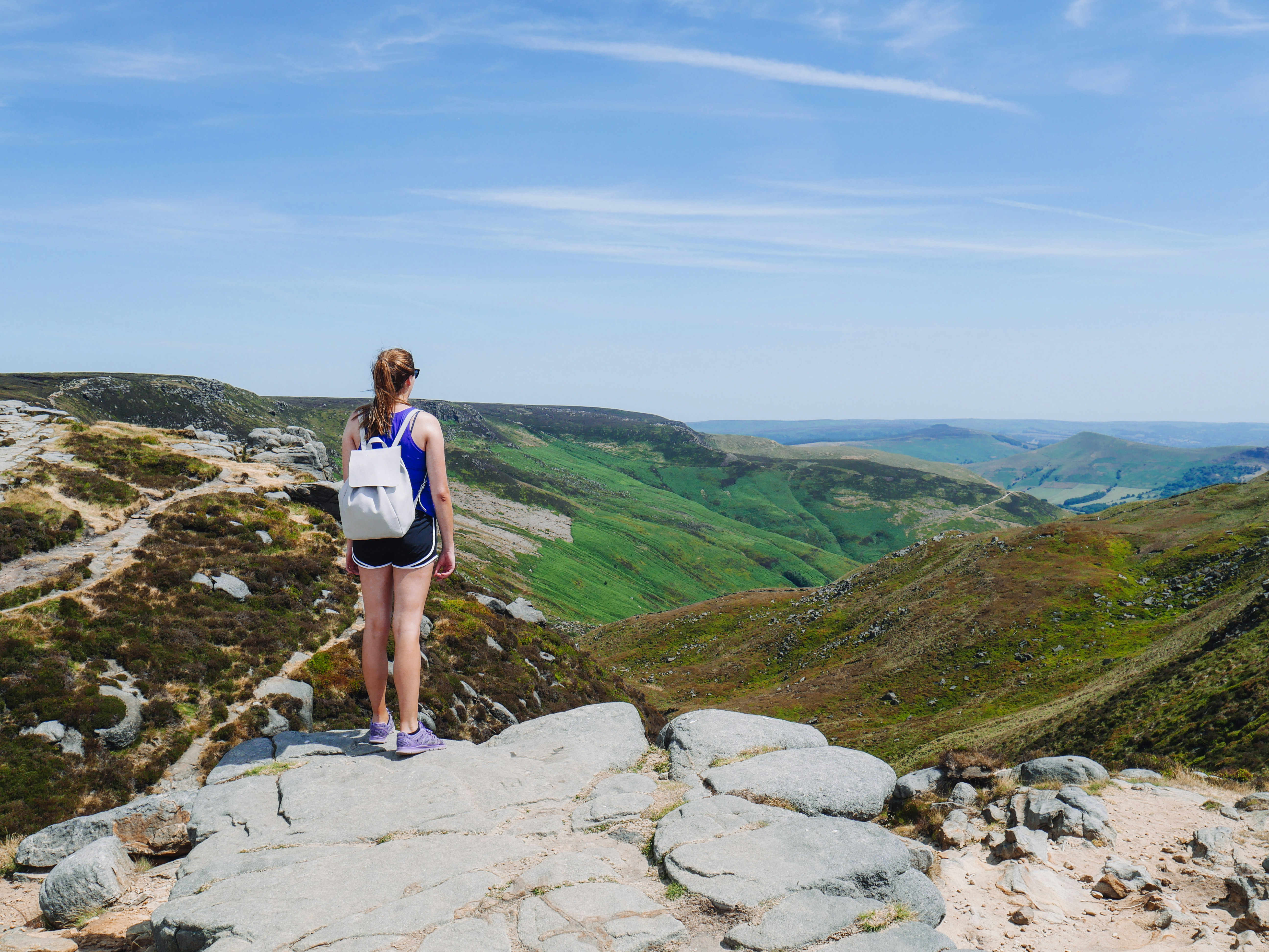 Unsplash 추천 이미지 (키워드 : Example 5.7, force, understanding, explanation, object, inclined surface, slope, slip, maximum static frictional force )