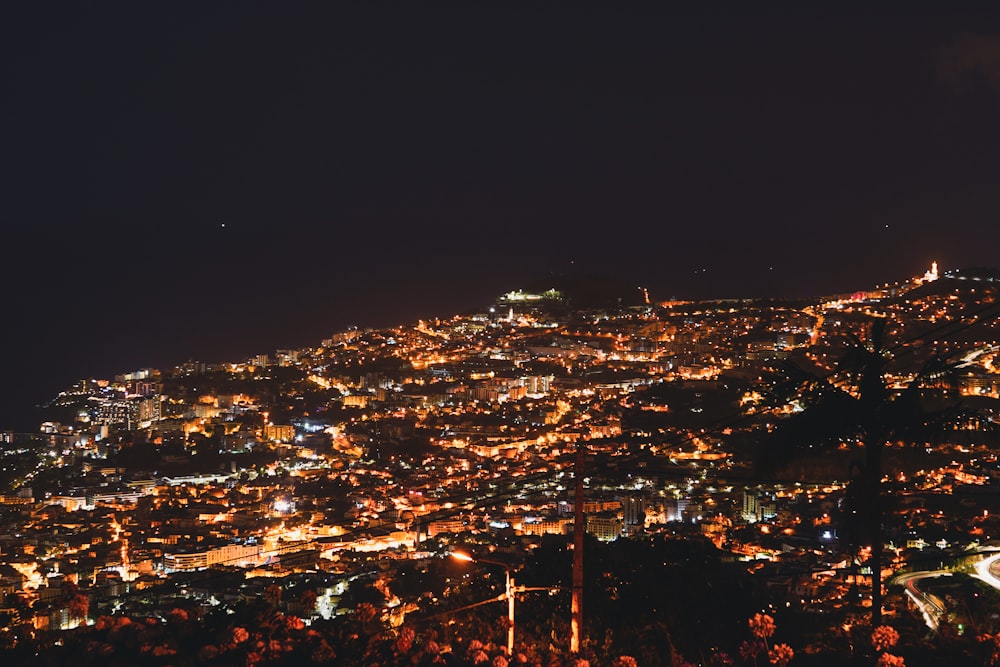 Foto luces de la ciudad durante la noche – Imagen gratuita Paisaje en Unsplash
