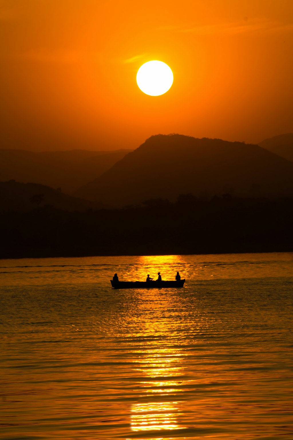 Beautiful lake sunset at Fateh Sagar Lake in India