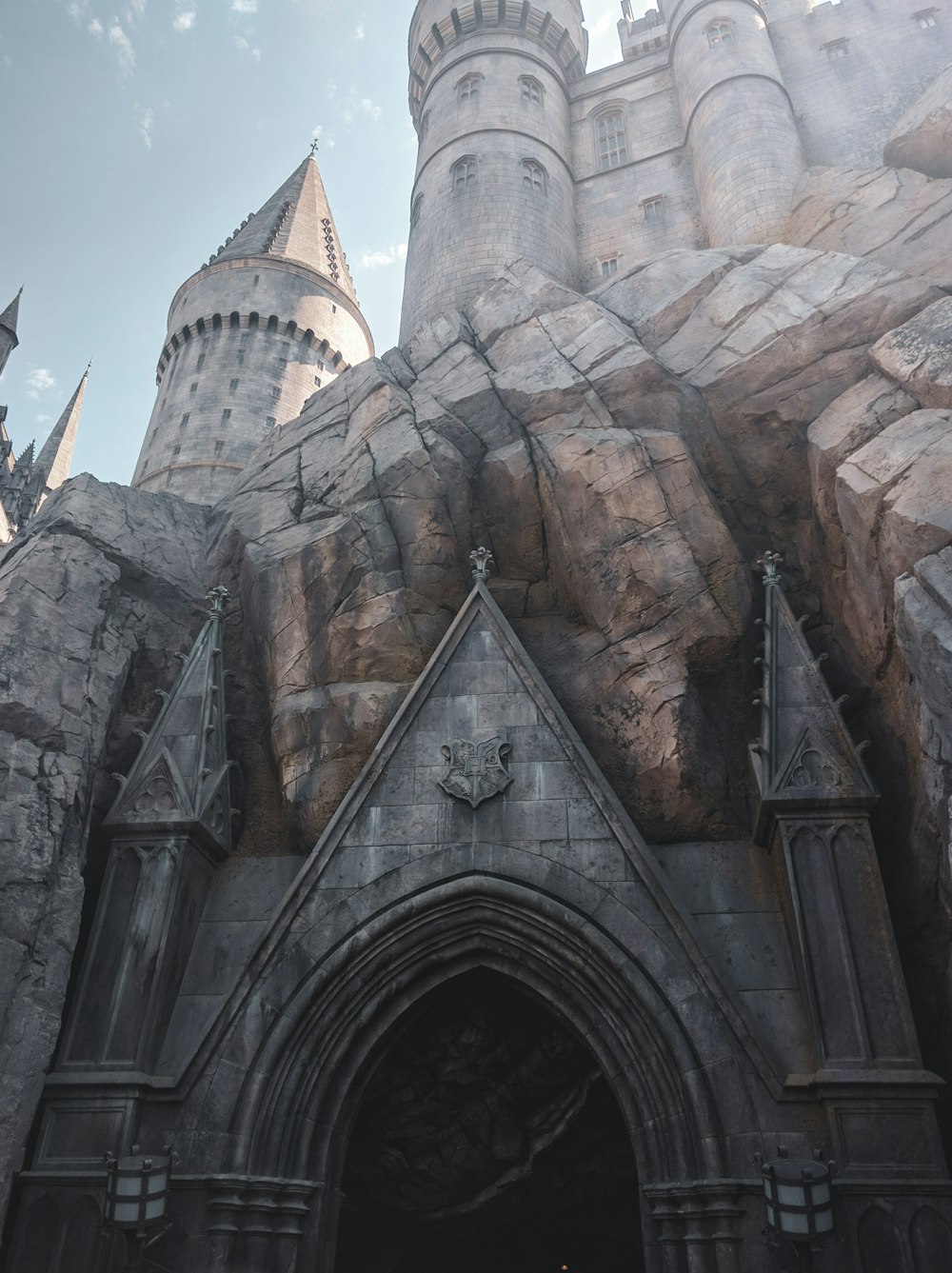 the entrance to hogwart castle at universal studios