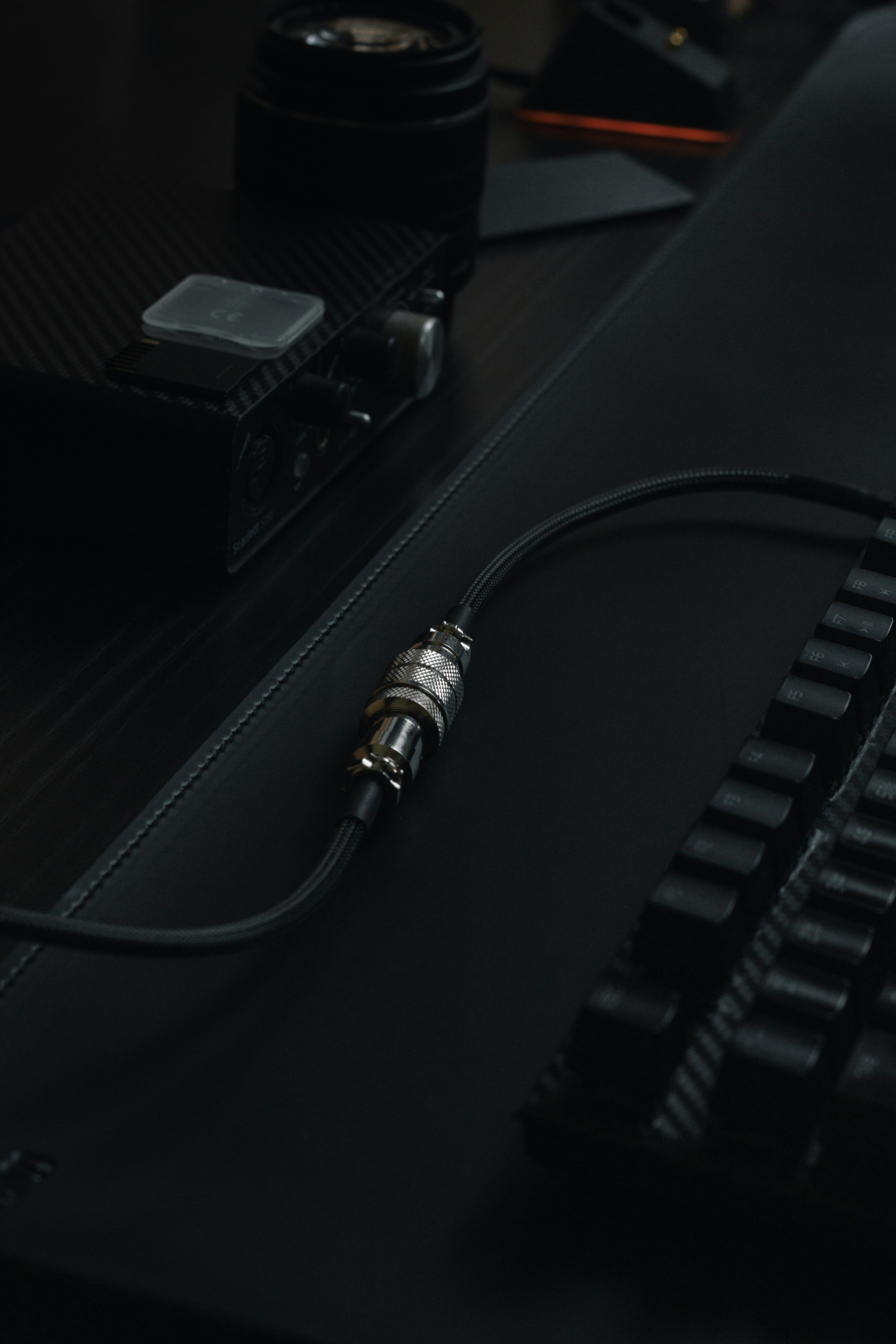 gaming setup dark, wallpaper, Gaming Mouse No Sound? Troubleshooting & Fixes 6