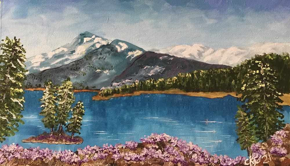 Un dipinto di un lago con le montagne sullo sfondo