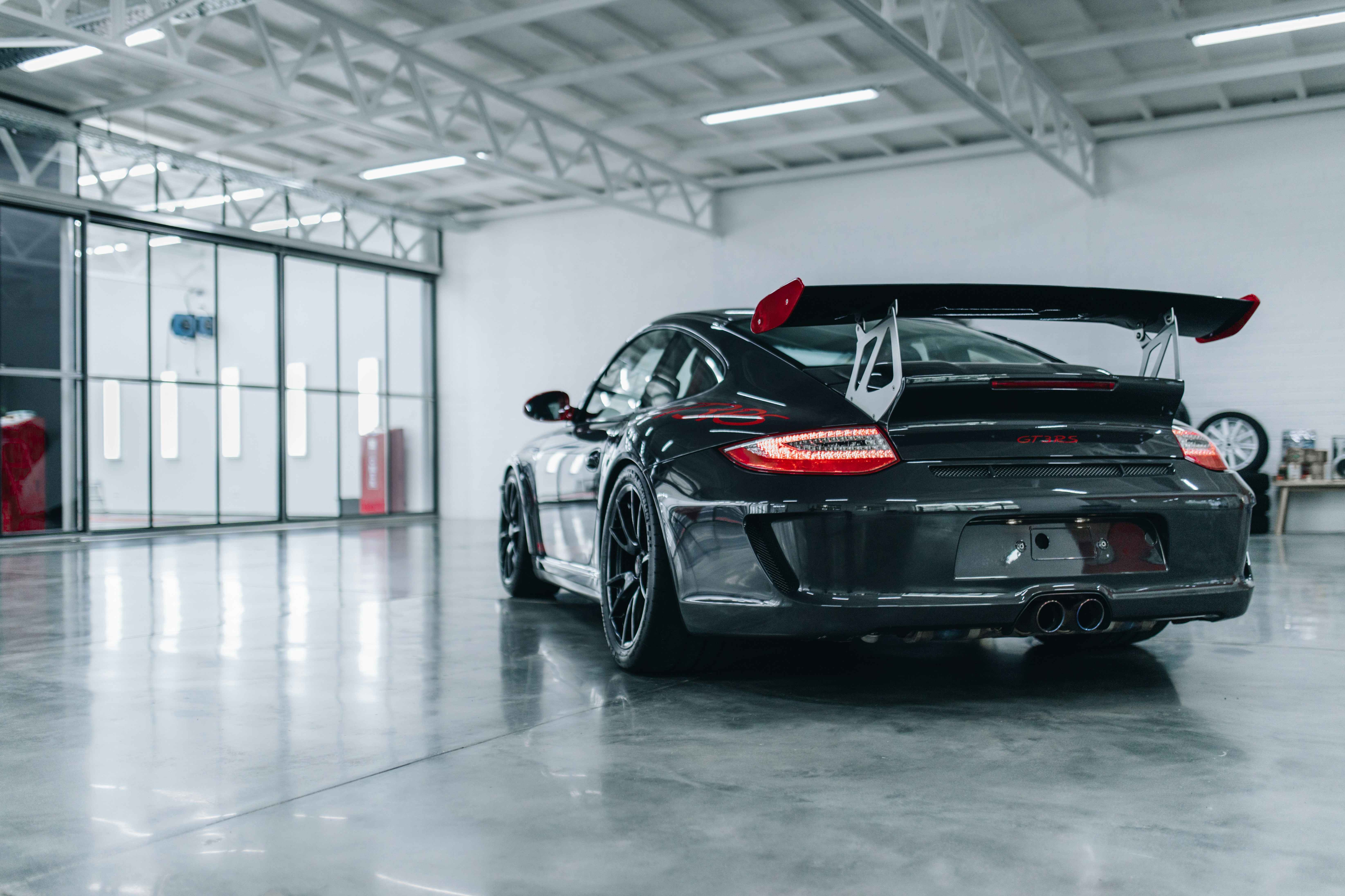 Photo by lorenzohamers