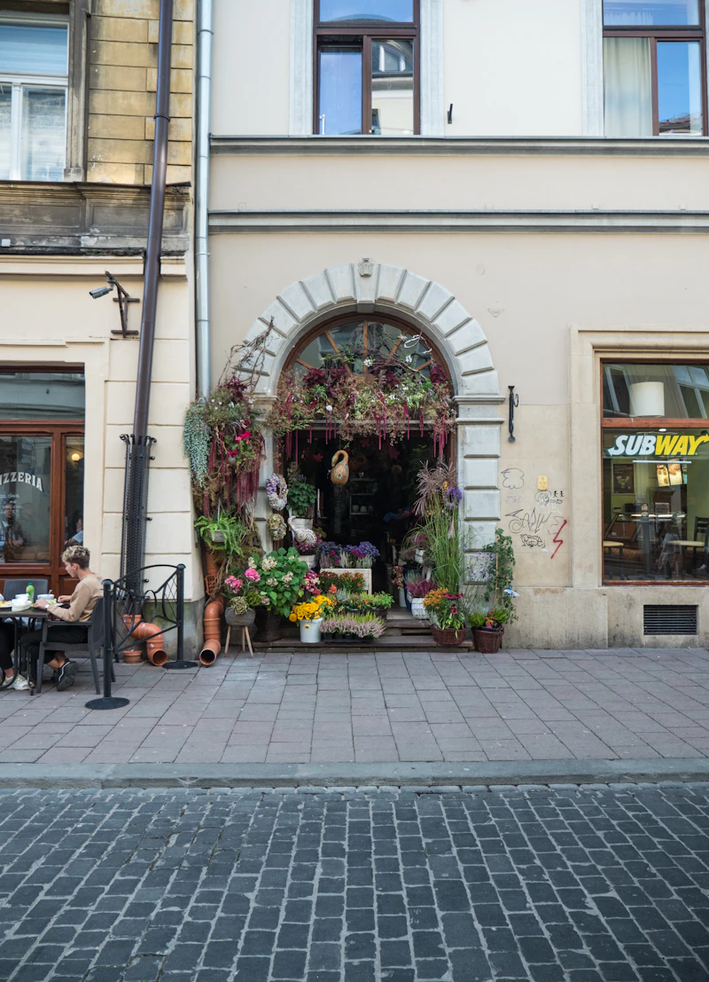 Best Vegetarian and Vegan Places in Krakow Worth Visiting