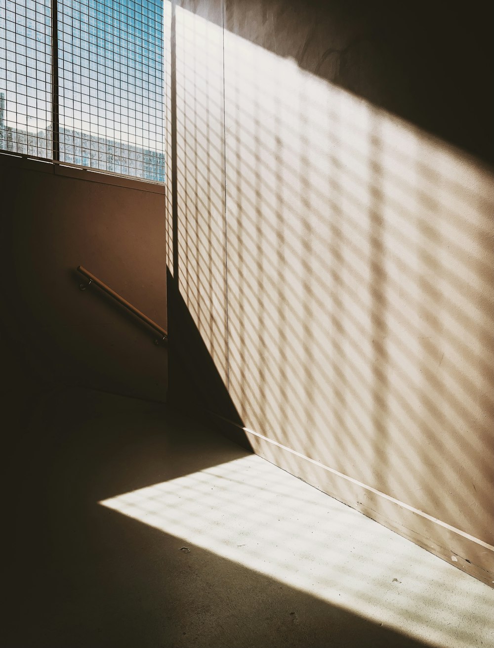 La sombra de una ventana en una pared